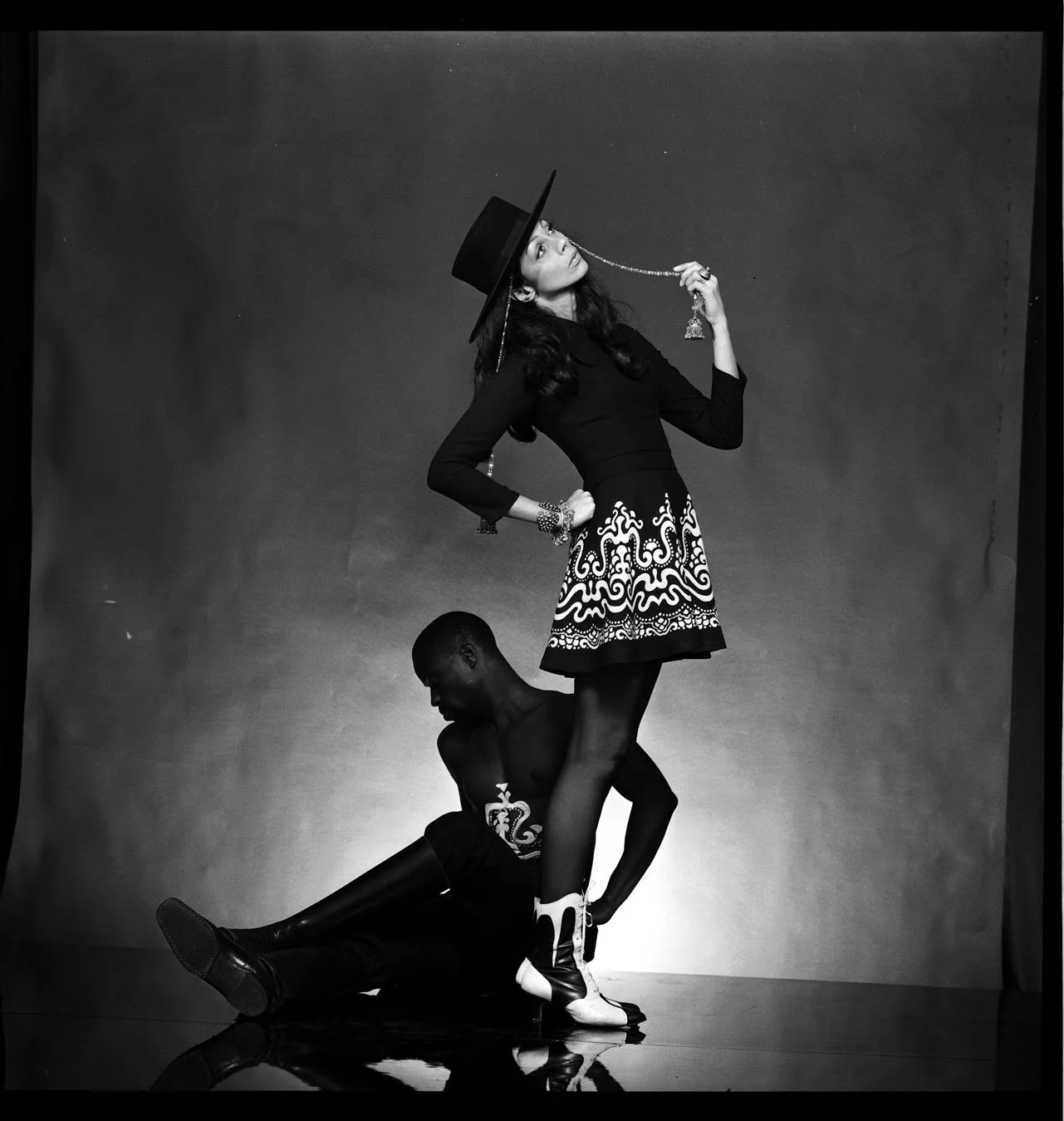 014_4.BLACK IS BEAUTYFUL-EDITORIAL (ALVILETTE 1968_69)_005_NEGATIV_PA.jpg