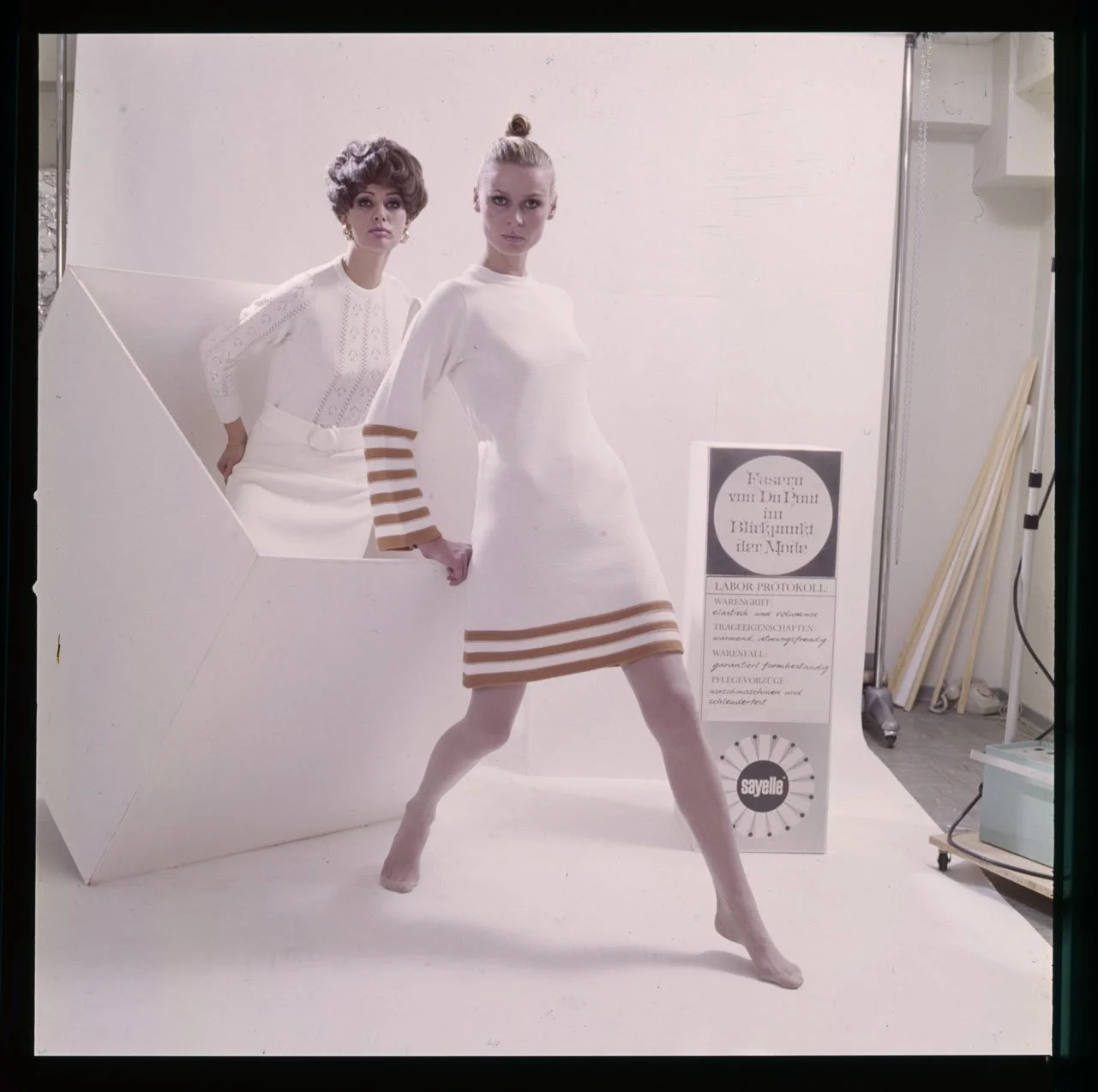 01859_29. LIFESTYLE IN FOTOGRAFIE VIDEO UND INTERNET_DUPONT DRALON KAMPAGNE CA.1968_002_PA.jpg