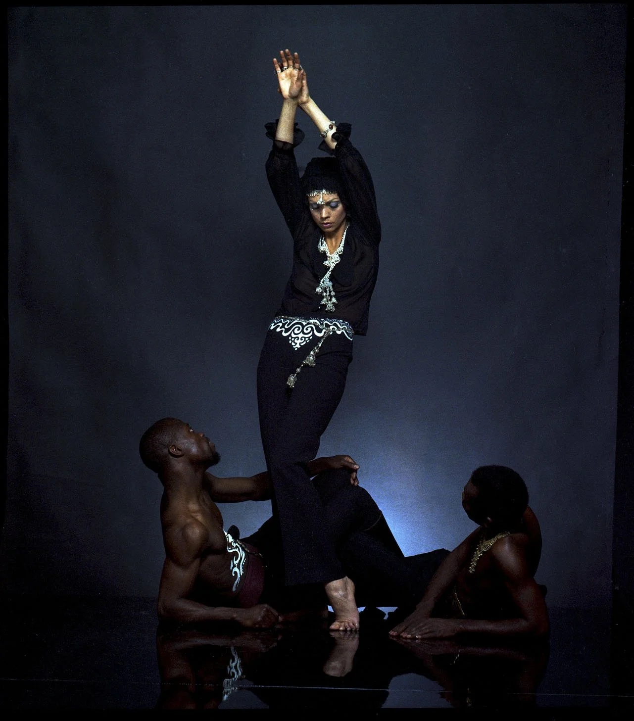 013_4.BLACK IS BEAUTYFUL-EDITORIAL (ALVILETTE 1968_69)_002_NEGATIV_PA.jpg