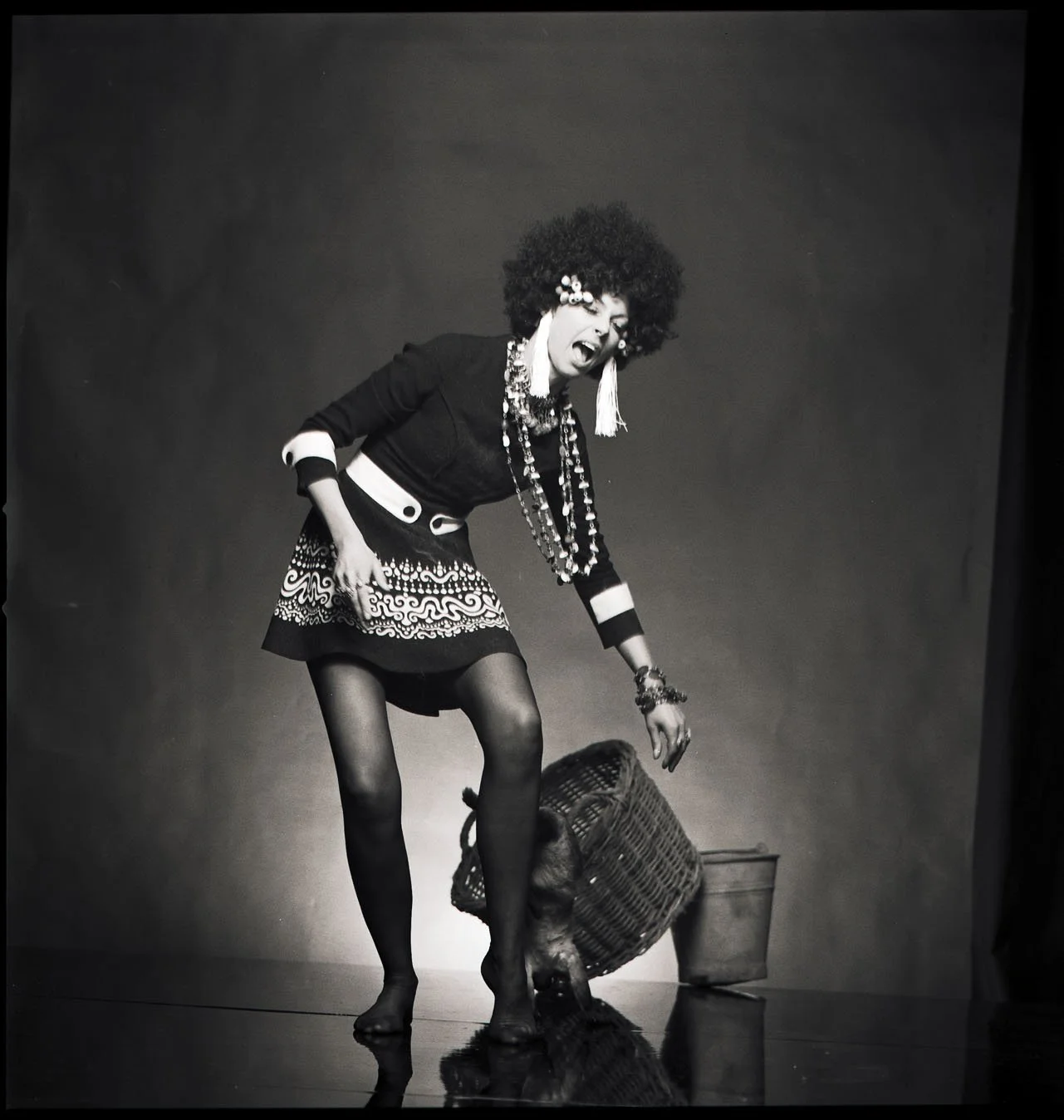 009_4.BLACK IS BEAUTYFUL-EDITORIAL (ALVILETTE 1968_69)_011_NEGATIV_PA.jpg