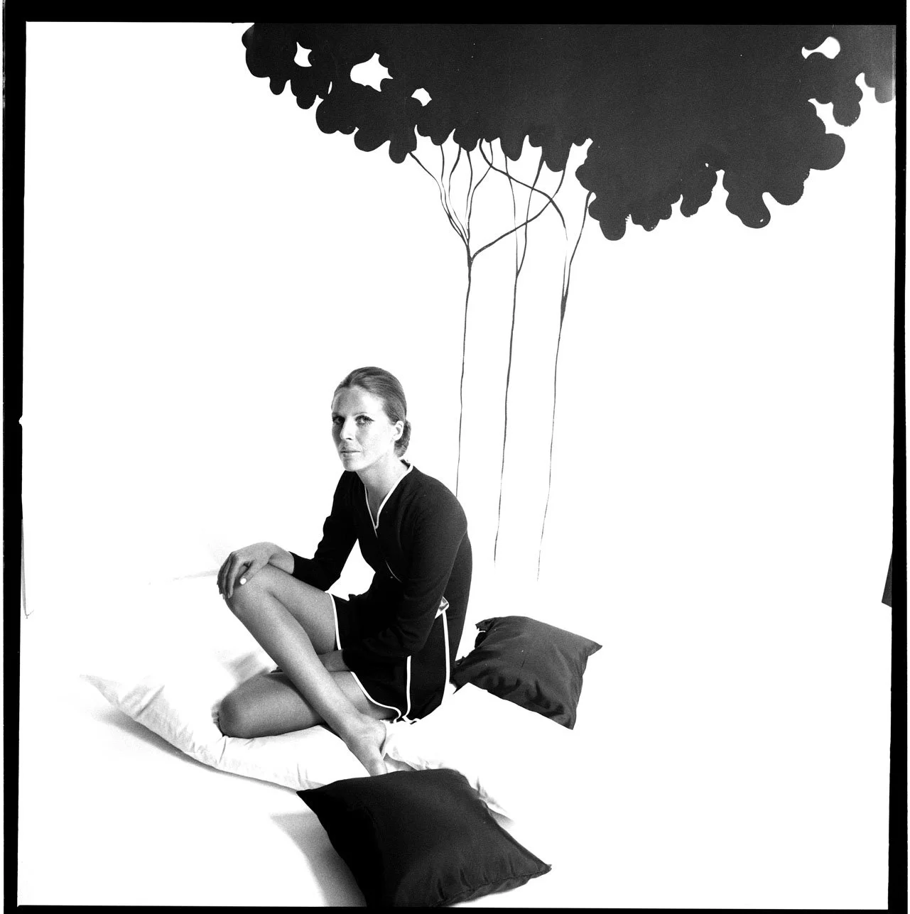 017_4.BLACK IS BEAUTYFUL-EDITORIAL (ALVILETTE 1968_69)_013_NEGATIV_SW_PA.jpg