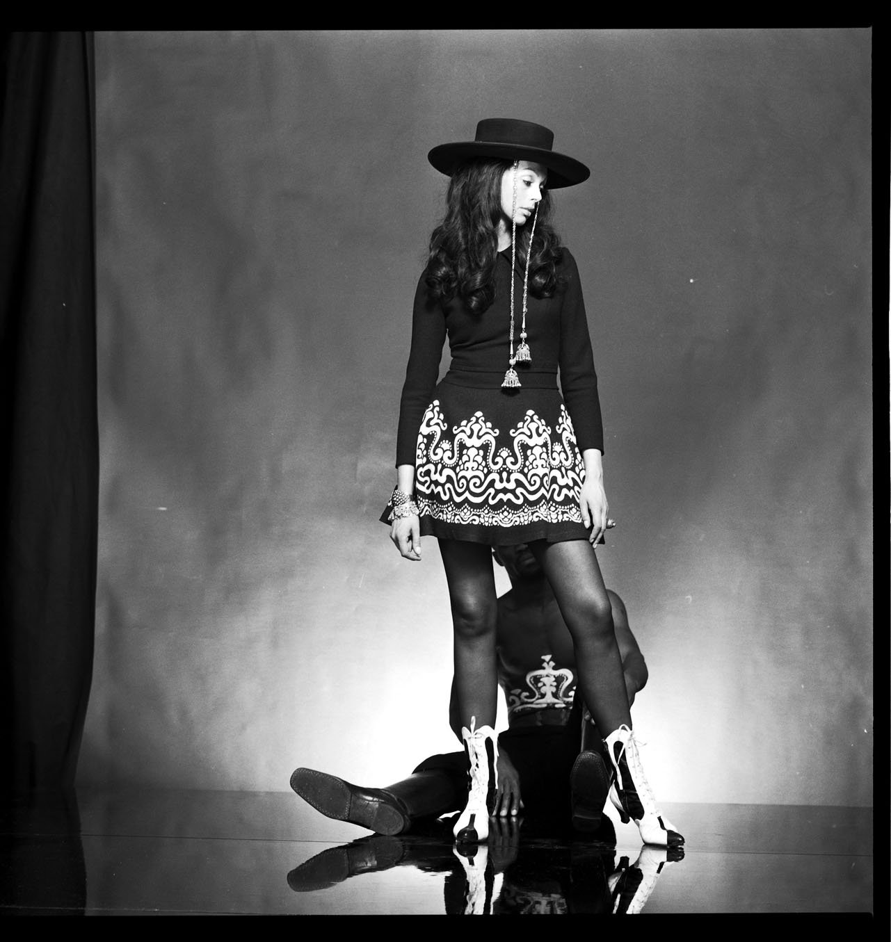 014_4.BLACK IS BEAUTYFUL-EDITORIAL (ALVILETTE 1968_69)_008_NEGATIV_PA.jpg