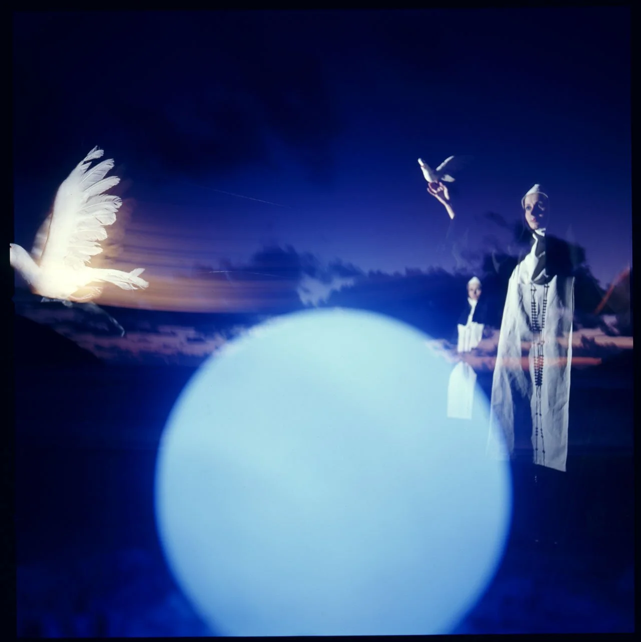 011_6.MAGIC VISION_EDITORIAL 001b_PA.jpg