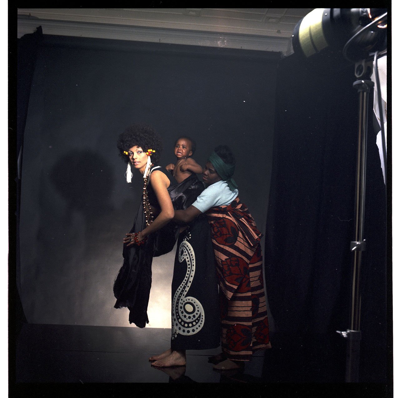008_4.BLACK IS BEAUTYFUL-EDITORIAL (ALVILETTE 1968_69)_011_NEGATIV_PA.jpg