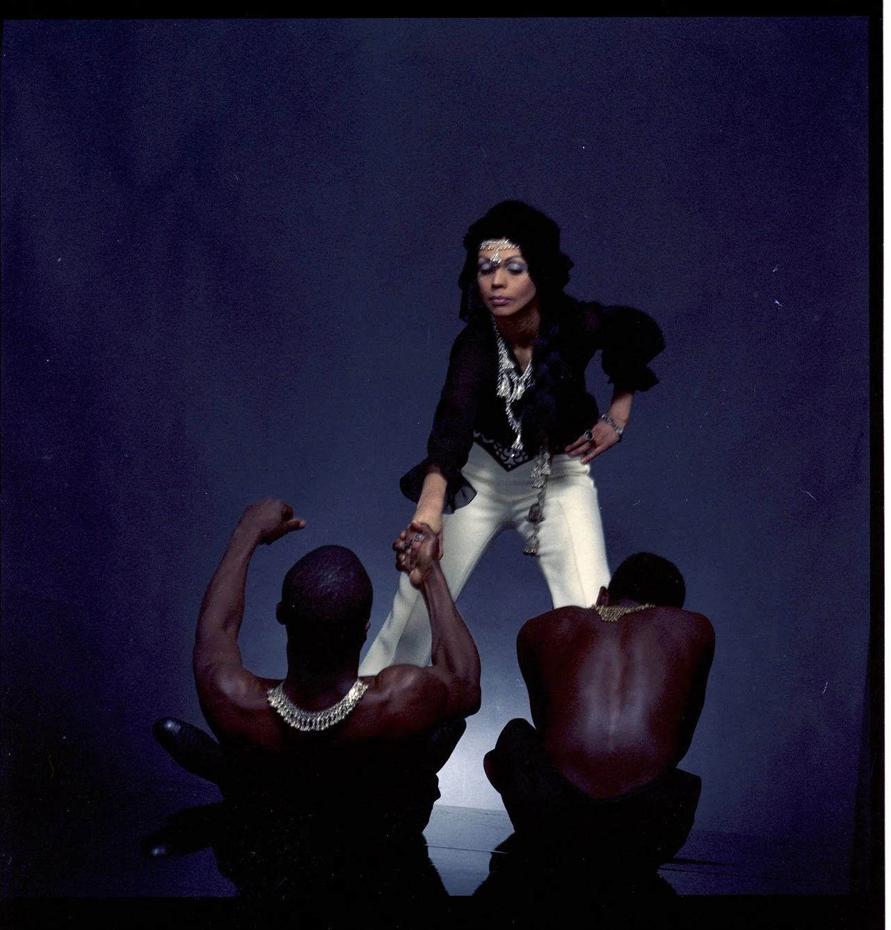 006_4.BLACK IS BEAUTYFUL-EDITORIAL (ALVILETTE 1968_69)_001_NEGATIV_PA.jpg