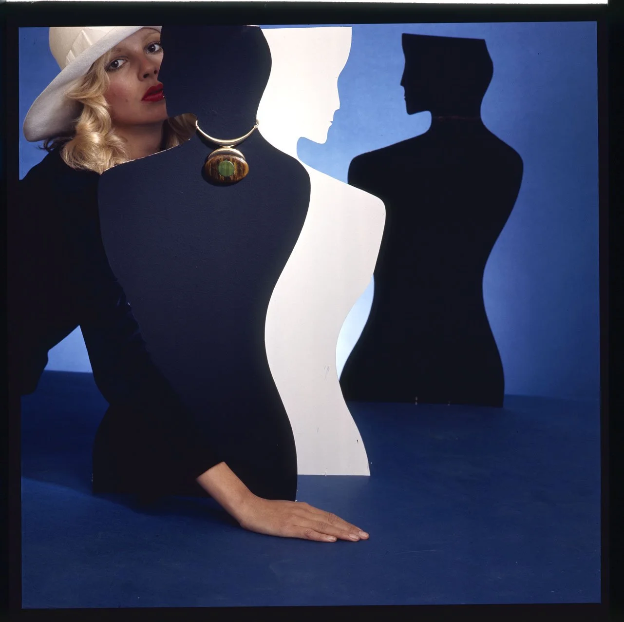 008_26.DIOR JEWELRY_BEAUTY_COSMETICS_DIOR_001_PA.jpg