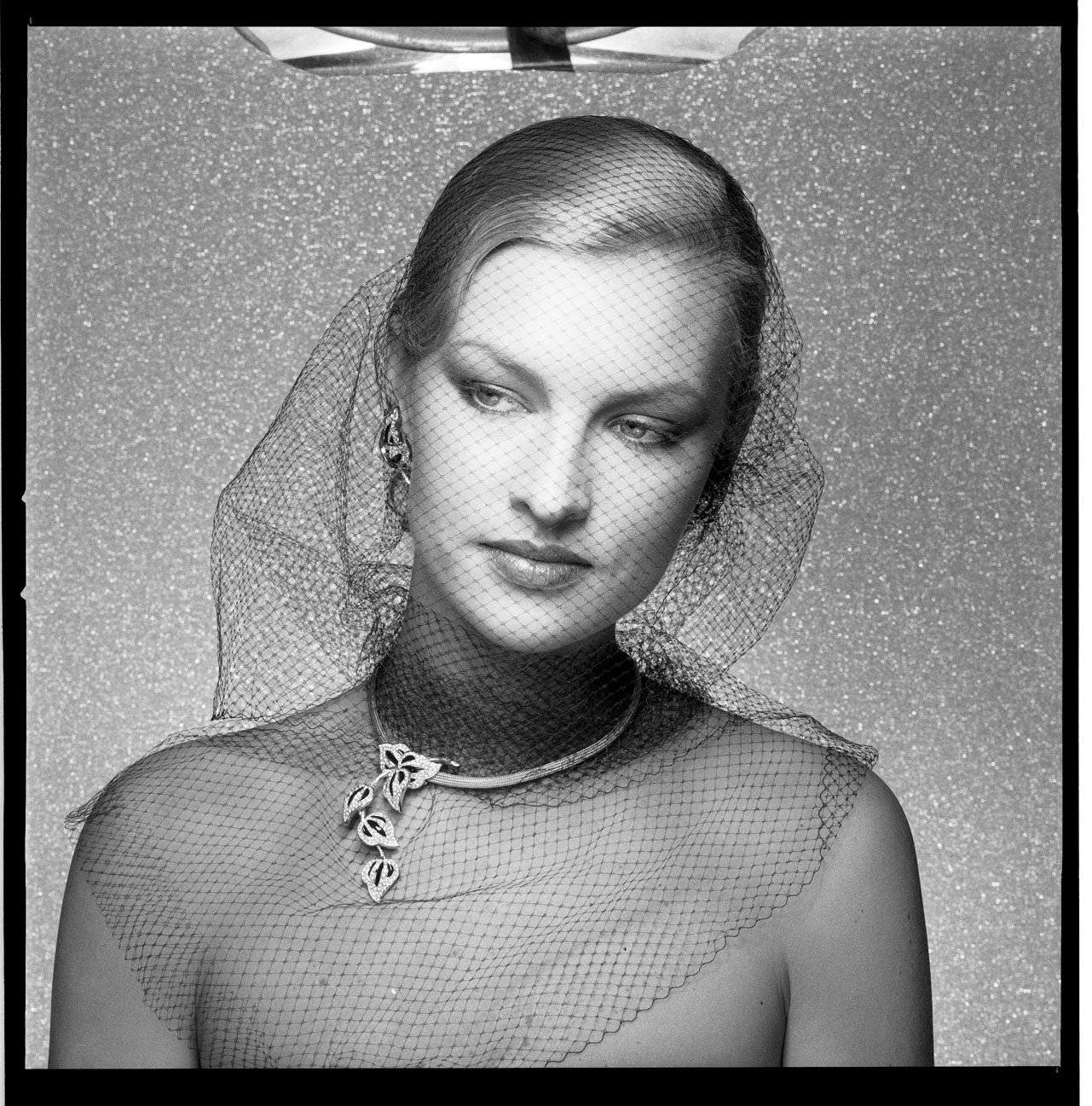 0238_26.DIOR JEWELRY_BEAUTY_COSMETICS_1977_001.tif NEGATIV_PA.jpg