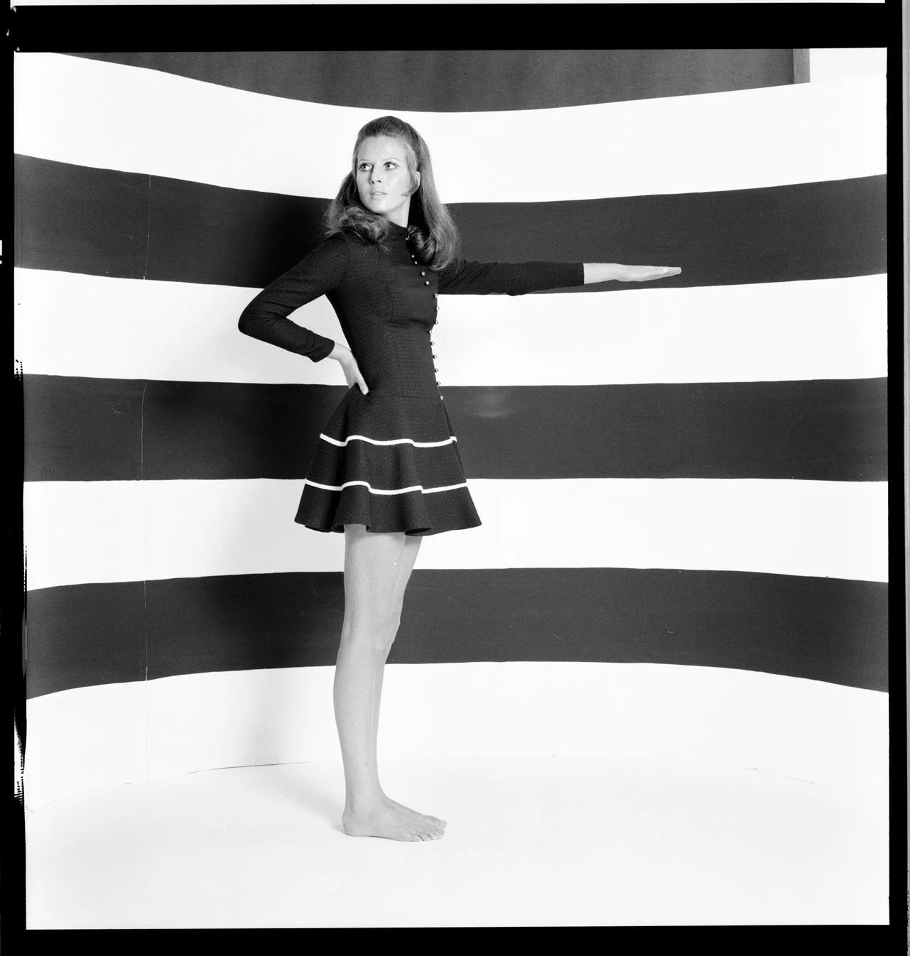 027_4.BLACK IS BEAUTYFUL-EDITORIAL (ALVILETTE 1968_69)_016_NEGATIV_PA.jpg