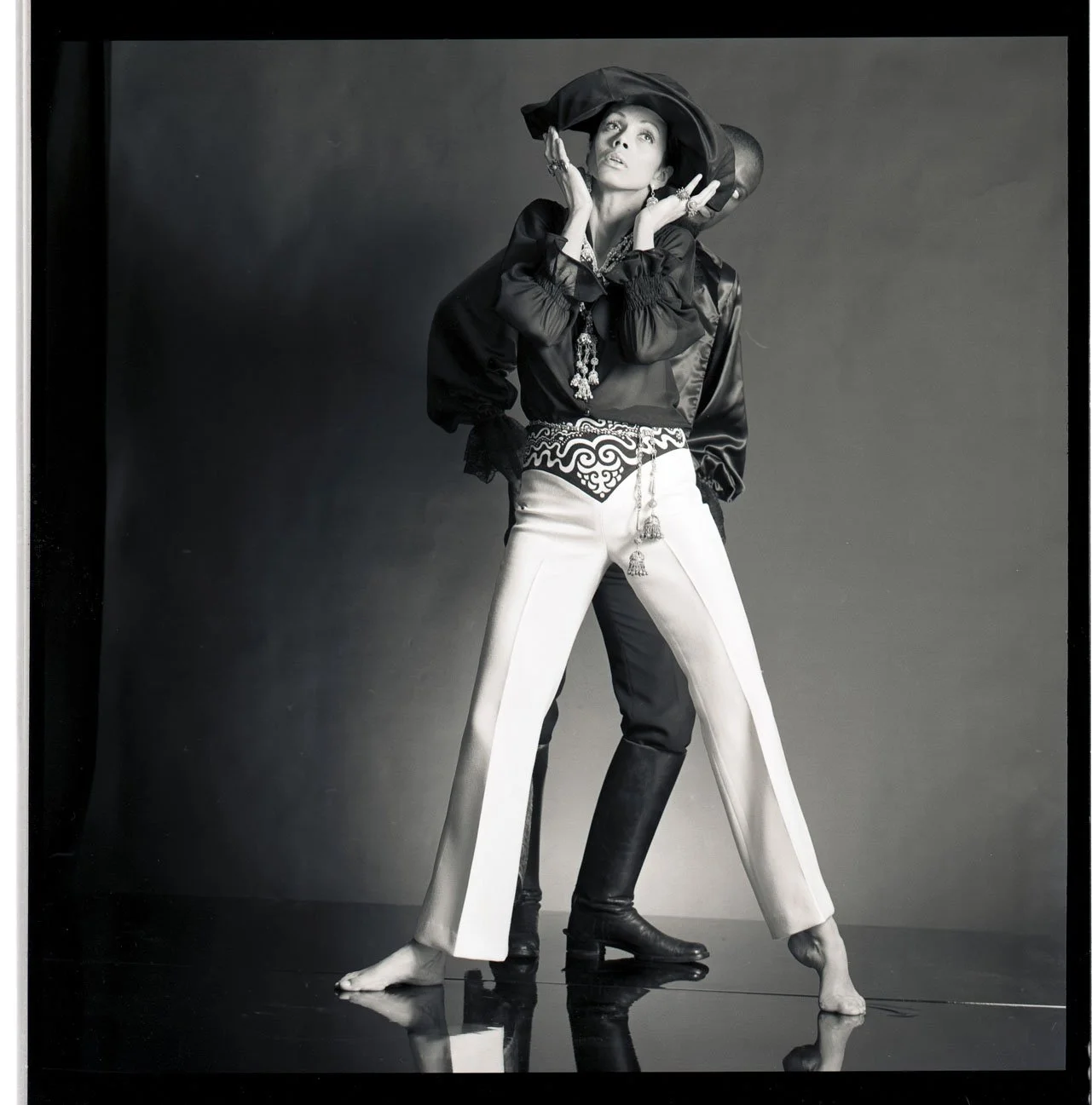 007_4.BLACK IS BEAUTYFUL-EDITORIAL (ALVILETTE 1968_69)_003_NEGATIV_PA.jpg