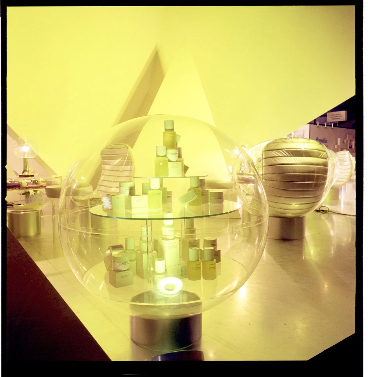 052_37._MARBERT KOSMETIK BATH AND BODY KAMPAGNE 1969_003_NEGATIV_PA.jpg