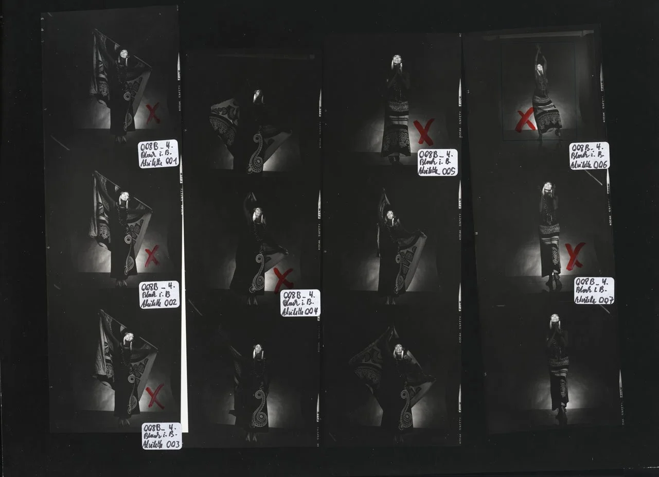 008B_4.BLACK IS BEAUTYFUL-EDITORIAL (ALVILETTE 1968_69)_008_Kontakt_PA.jpg