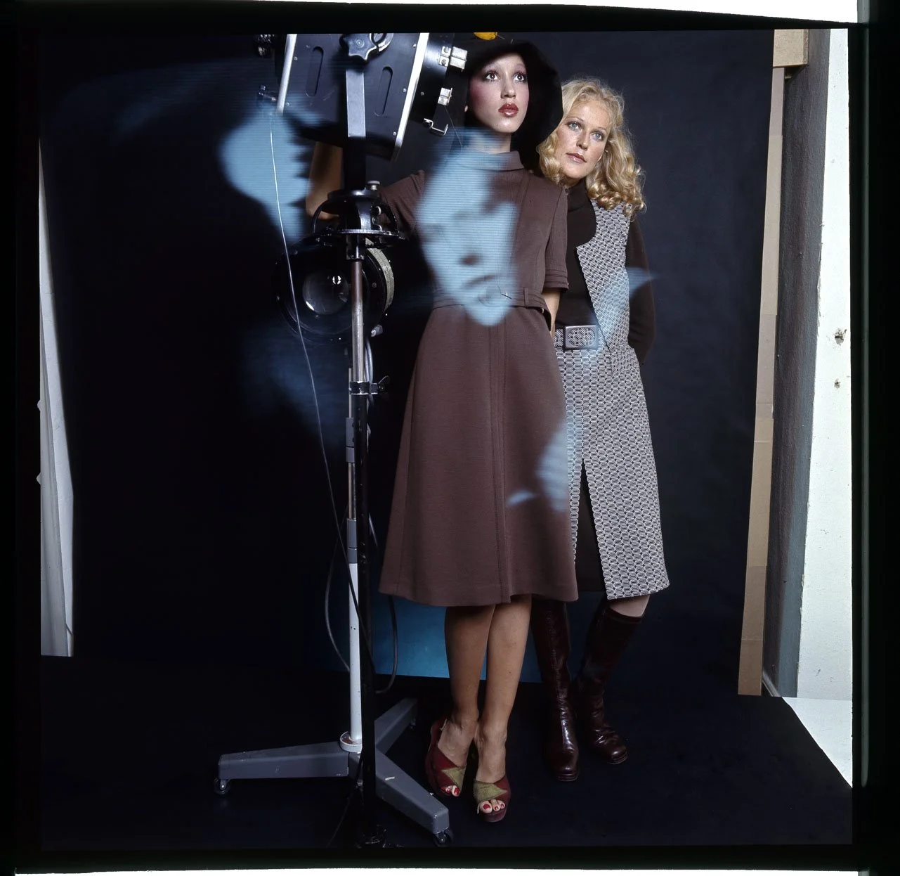 046D_29.Lifestyle in Fotografie,Video+Internet_DELMOD 1971-1972_002_PA.jpg