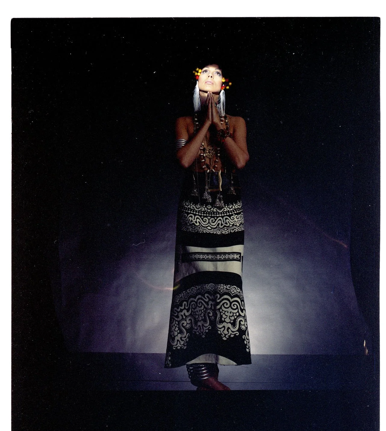 008B_4.BLACK IS BEAUTYFUL-EDITORIAL (ALVILETTE 1968_69)_005_NEGATIV_PA.jpg