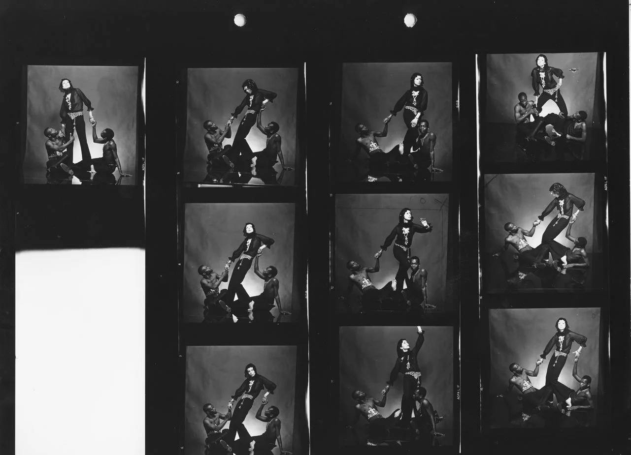 006A_4.BLACK IS BEAUTYFUL-EDITORIAL (ALVILETTE 1968_69)_009_KONTAKT OHNE FILM_PA.jpg