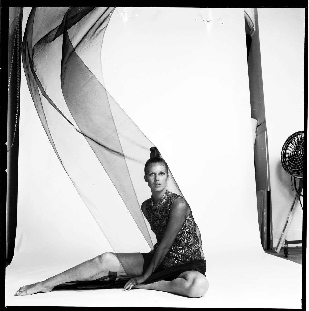 029_4.BLACK IS BEAUTYFUL-EDITORIAL (ALVILETTE 1968_69)_001_NEGATIV_PA.jpg