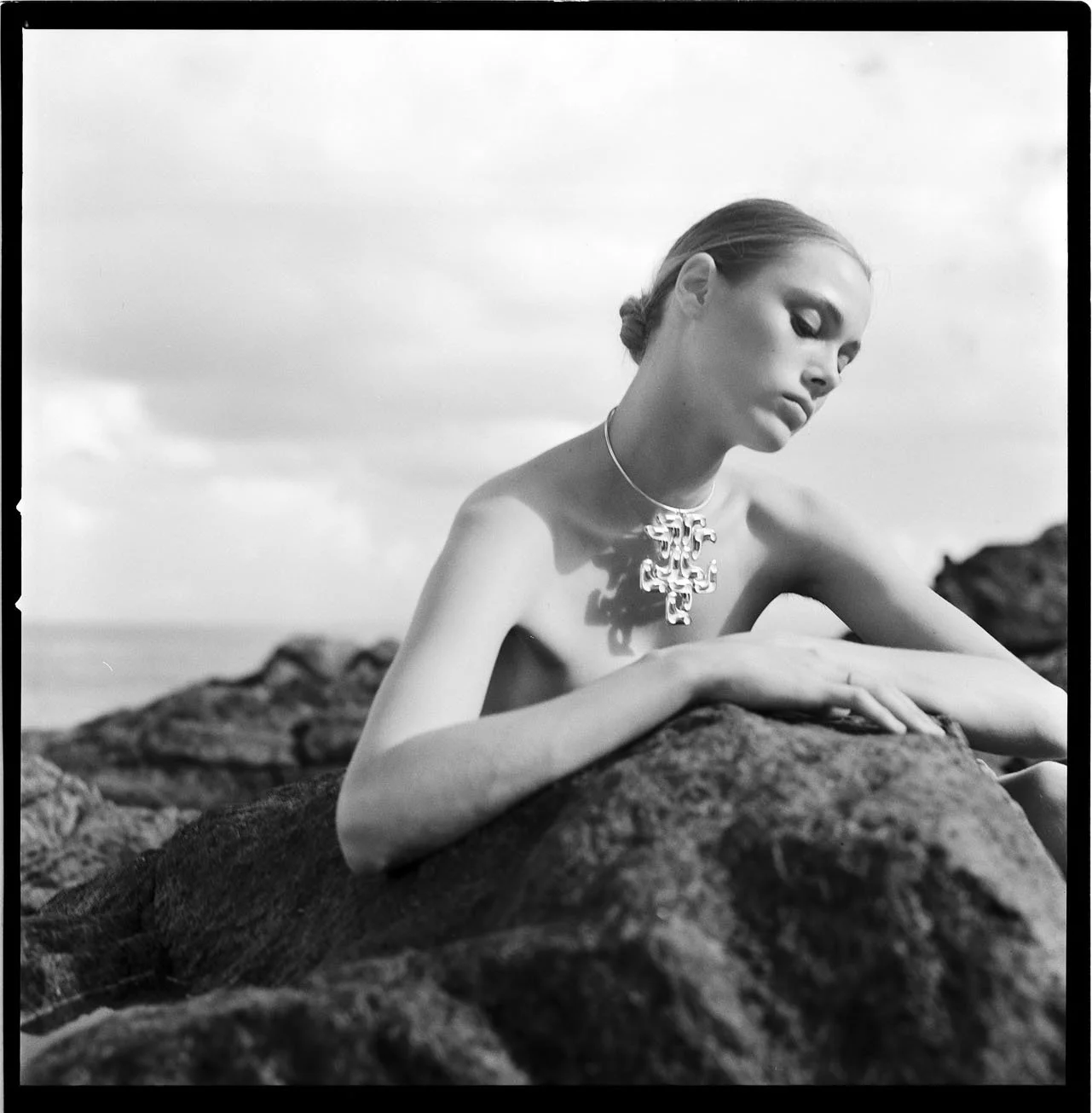 0817_26.DIOR JEWELRY_BEAUTY_COSMETICS_DIOR_004.tif NEGATIV_PA.jpg