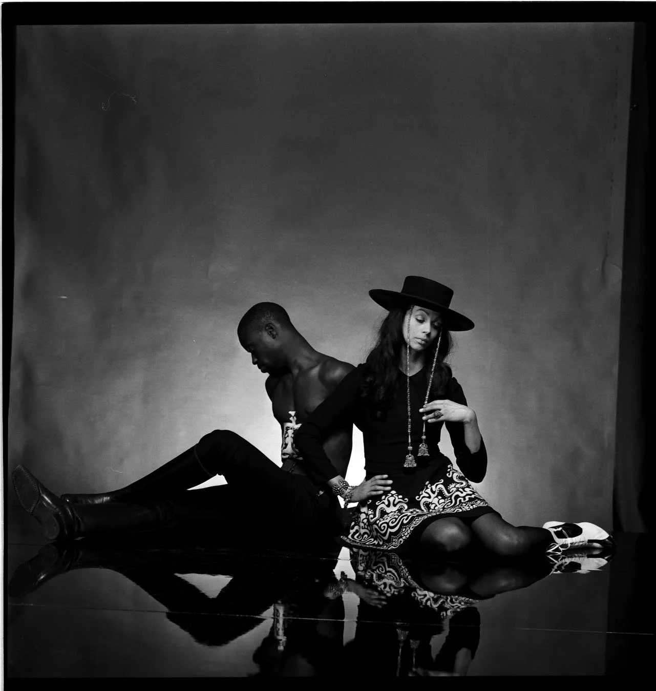 014_4.BLACK IS BEAUTYFUL-EDITORIAL (ALVILETTE 1968_69)_004_NEGATIV_PA.jpg