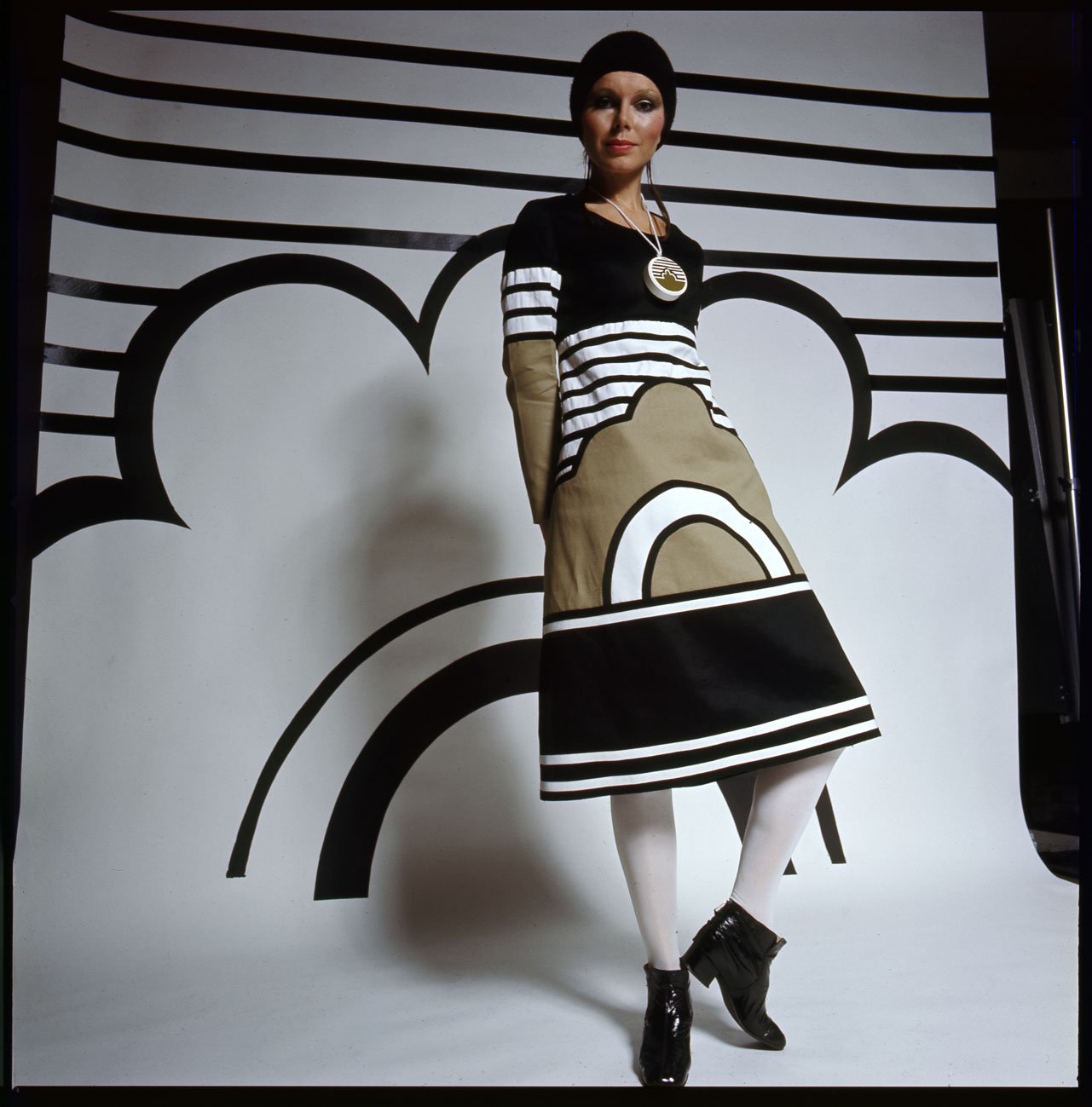 005_4.BLACK IS BEAUTYFUL-EDITORIAL_ALVILETTE_001_PA.jpg