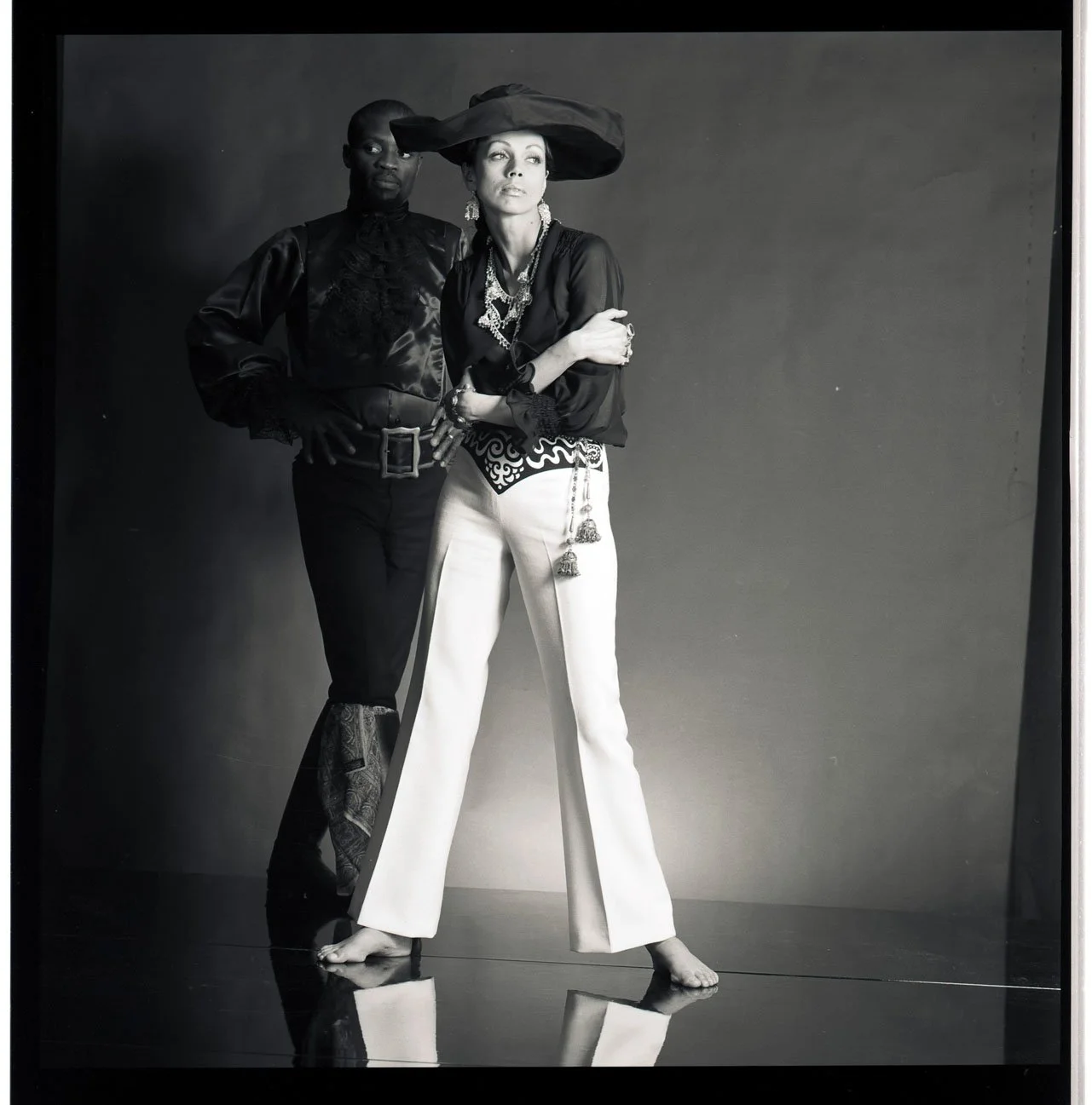 007_4.BLACK IS BEAUTYFUL-EDITORIAL (ALVILETTE 1968_69)_008_NEGATIV_PA.jpg