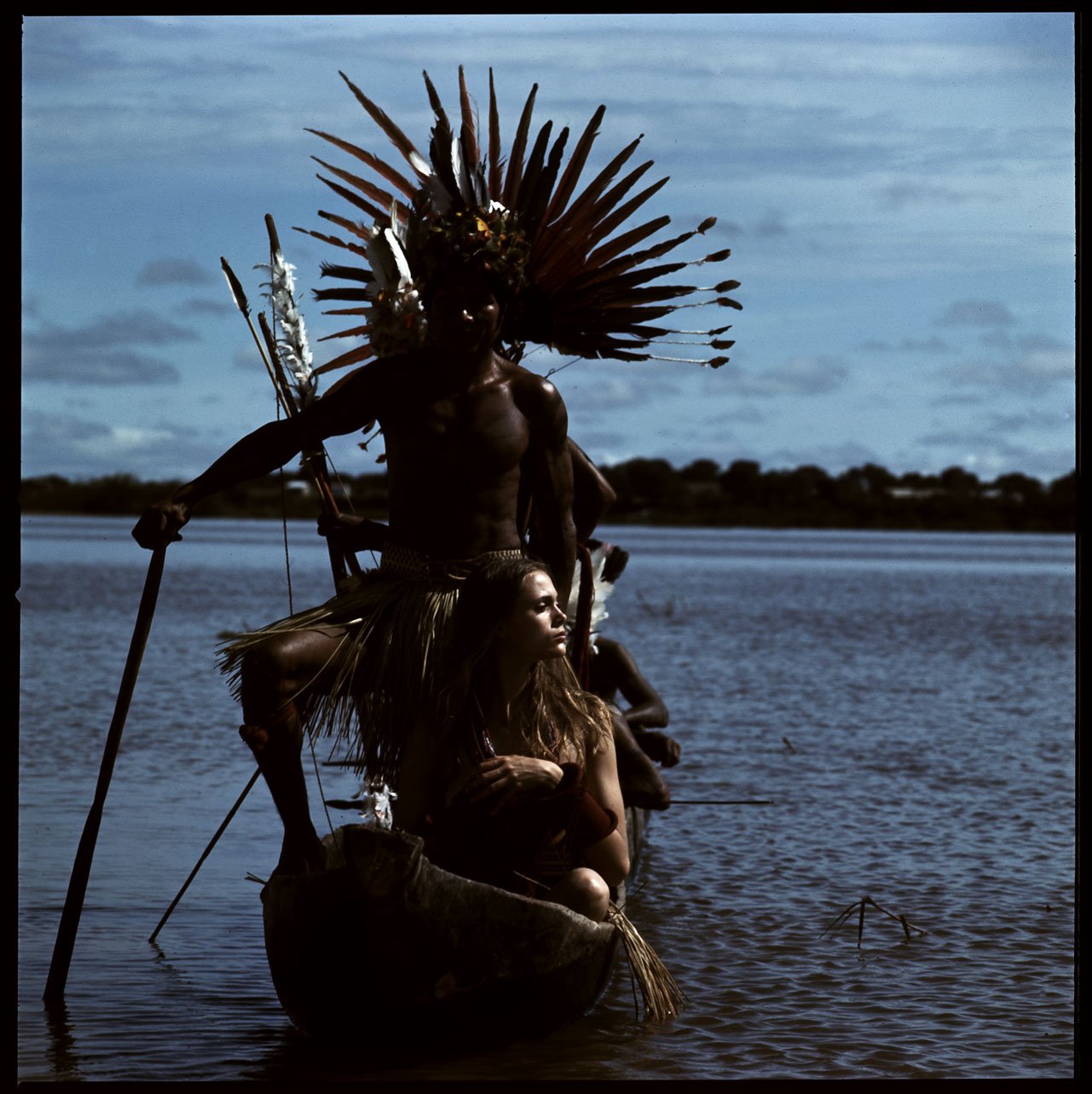 002_21.BRASIL_INDIOS_EDITORIAL_004_******HL1 DARK_PA.jpg