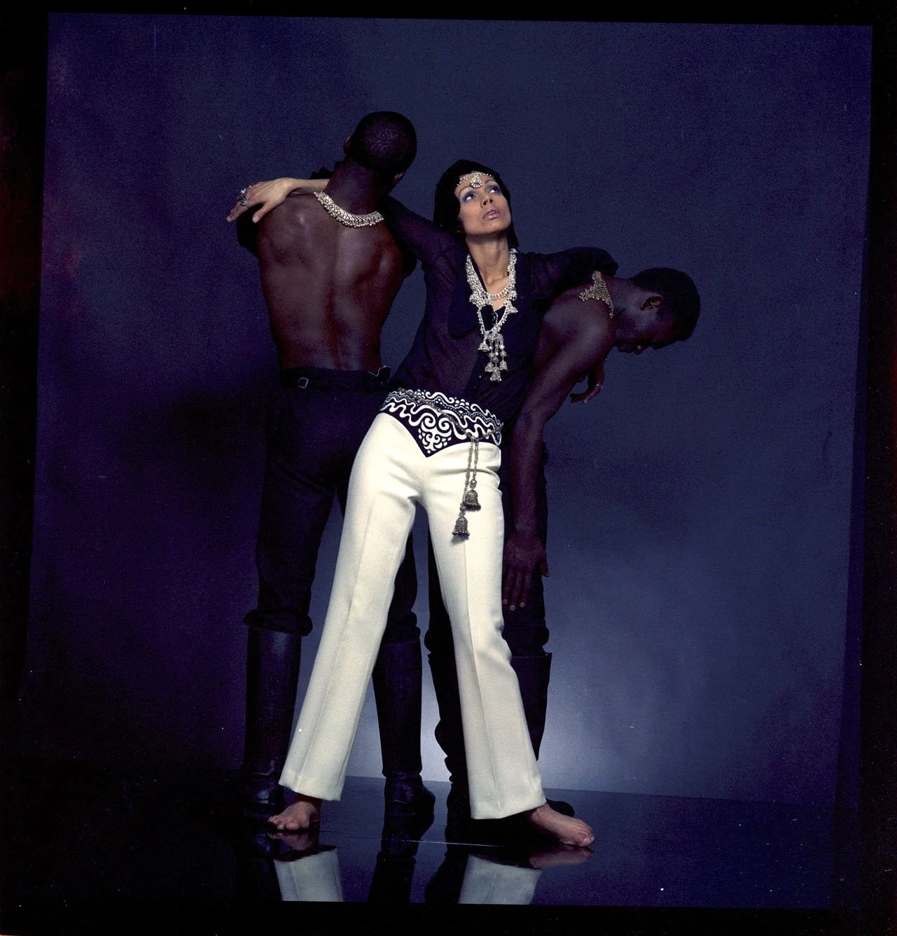 006_4.BLACK IS BEAUTYFUL-EDITORIAL (ALVILETTE 1968_69)_002_NEGATIV_PA.jpg