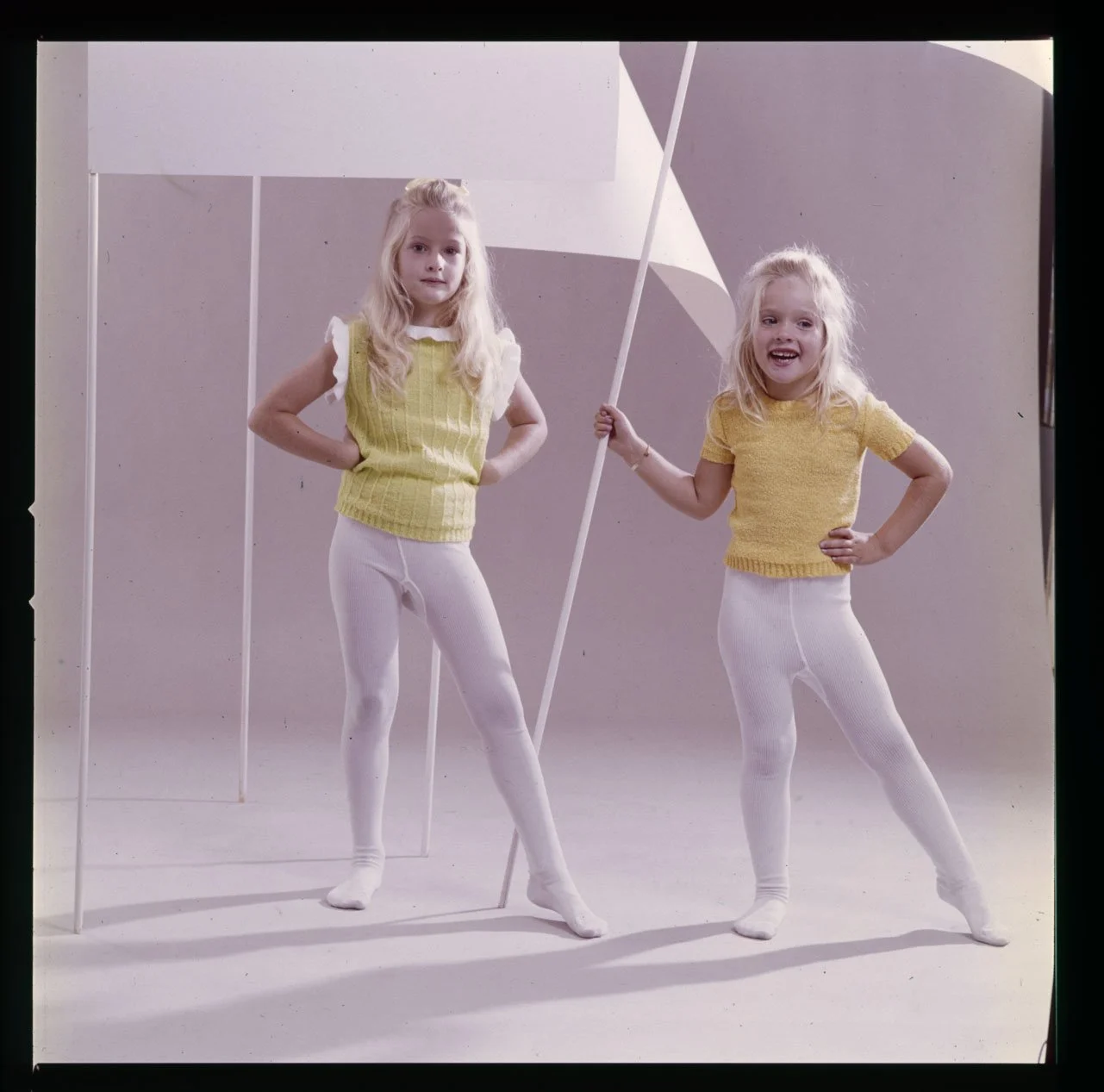 01857_29. LIFESTYLE IN FOTOGRAFIE VIDEO UND INTERNET_DUPONT DRALON KAMPAGNE CA.1968_001_PA.jpg