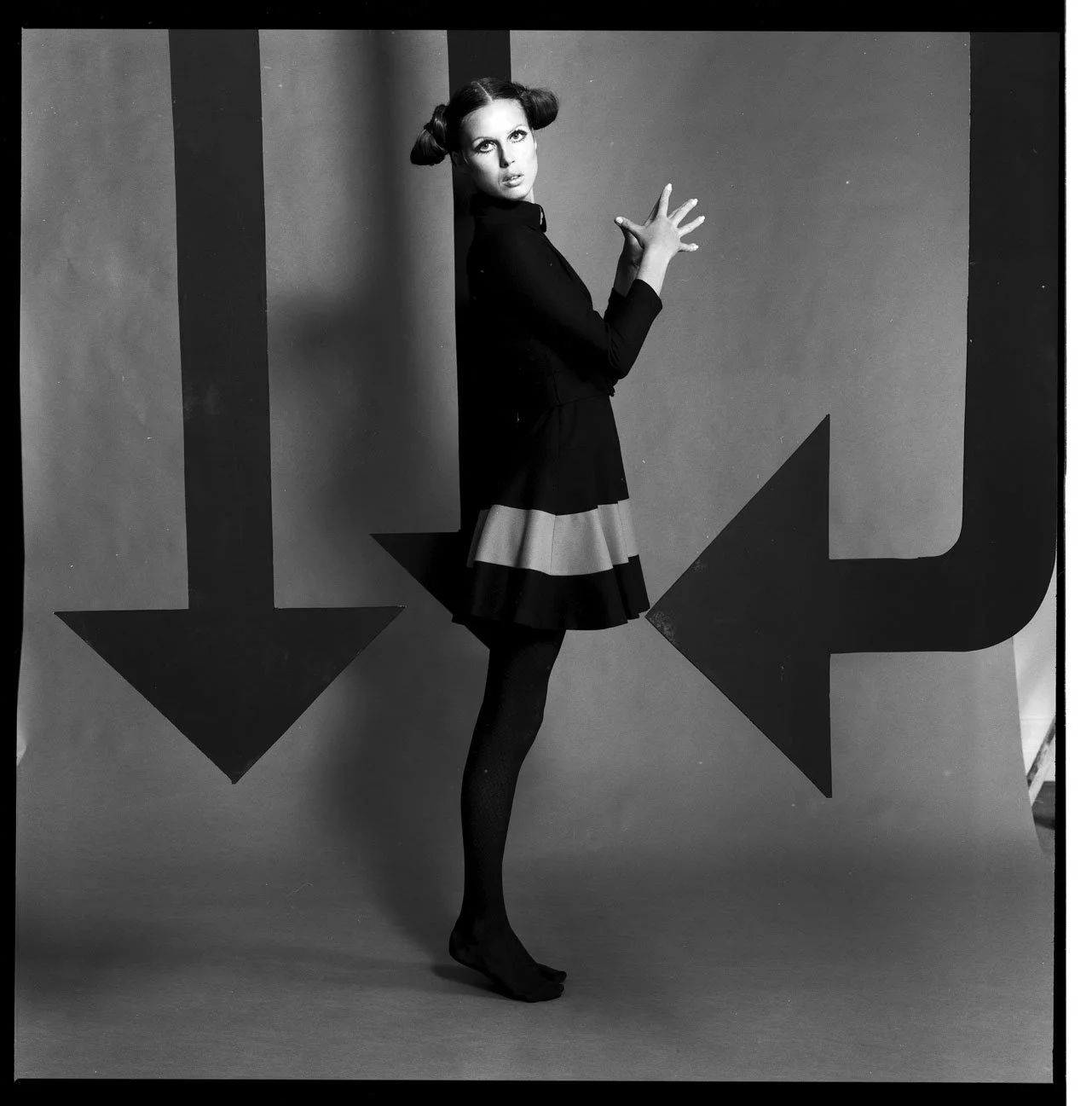 030_4.BLACK IS BEAUTYFUL-EDITORIAL (ALVILETTE 1968_69)_002_NEGATIV_PA.jpg
