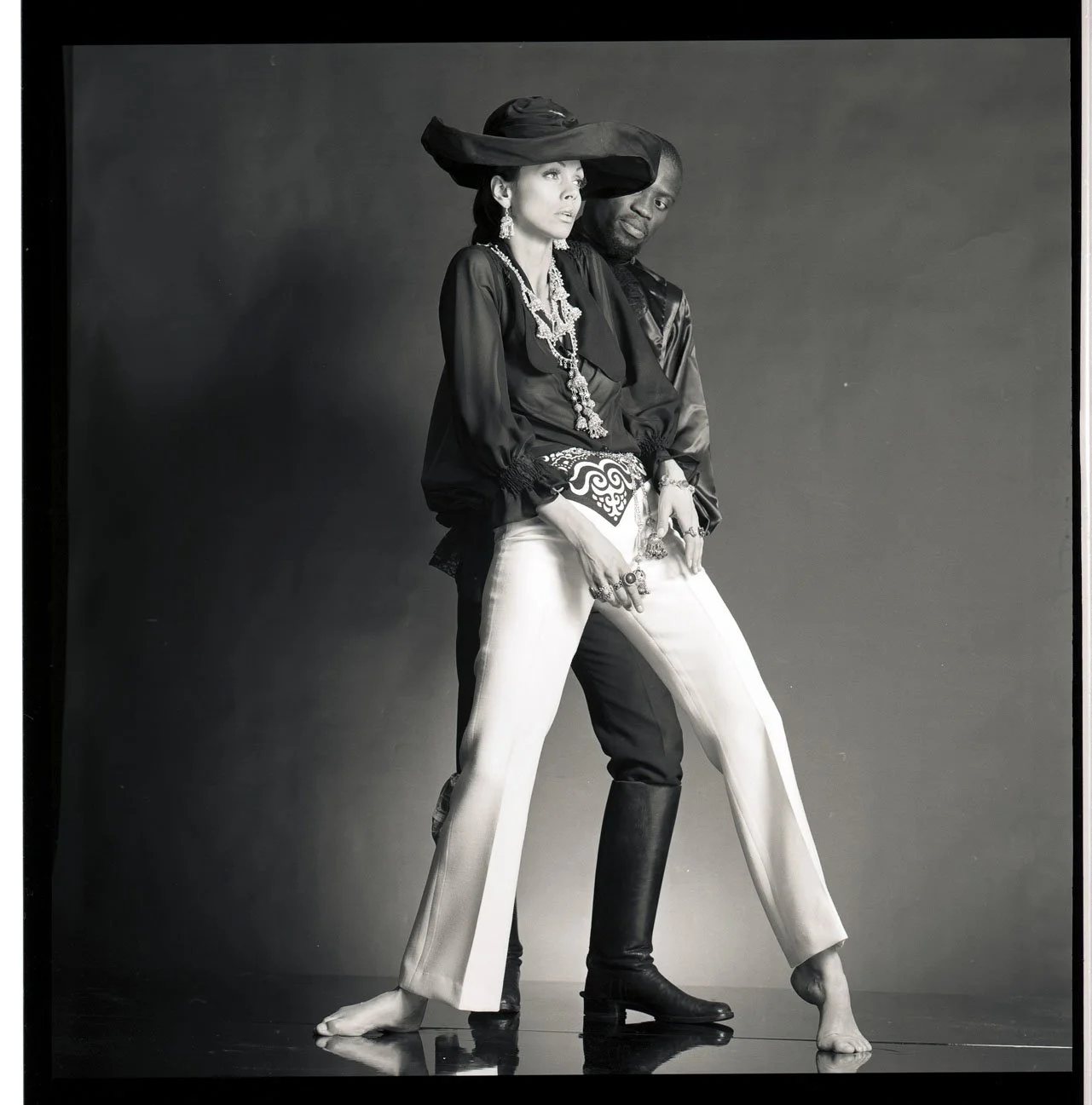007_4.BLACK IS BEAUTYFUL-EDITORIAL (ALVILETTE 1968_69)_005_NEGATIV_PA.jpg