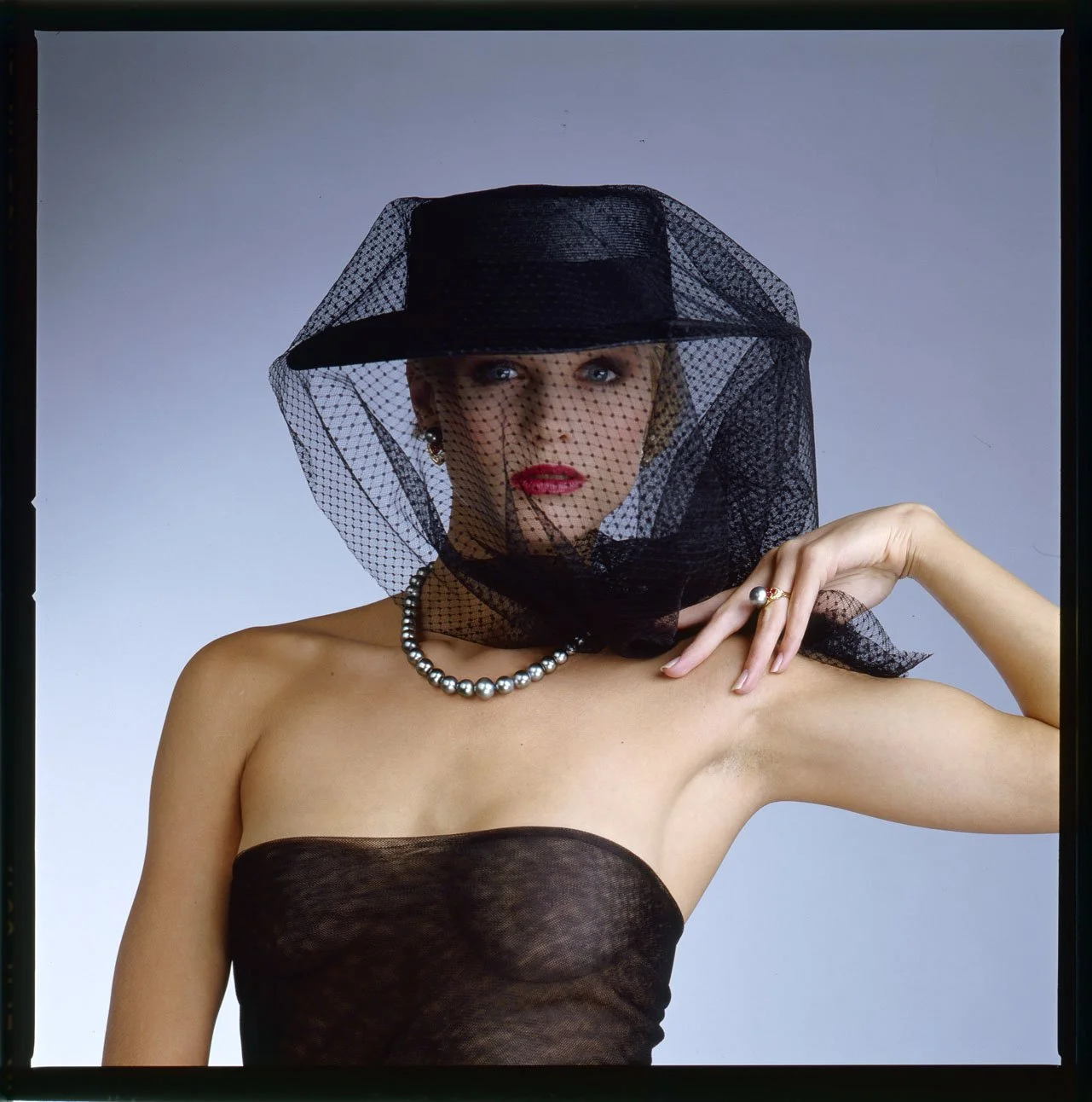 064_26.DIOR JEWELRY_BEAUTY_COSMETICS_DIOR1984_002_PA.jpg