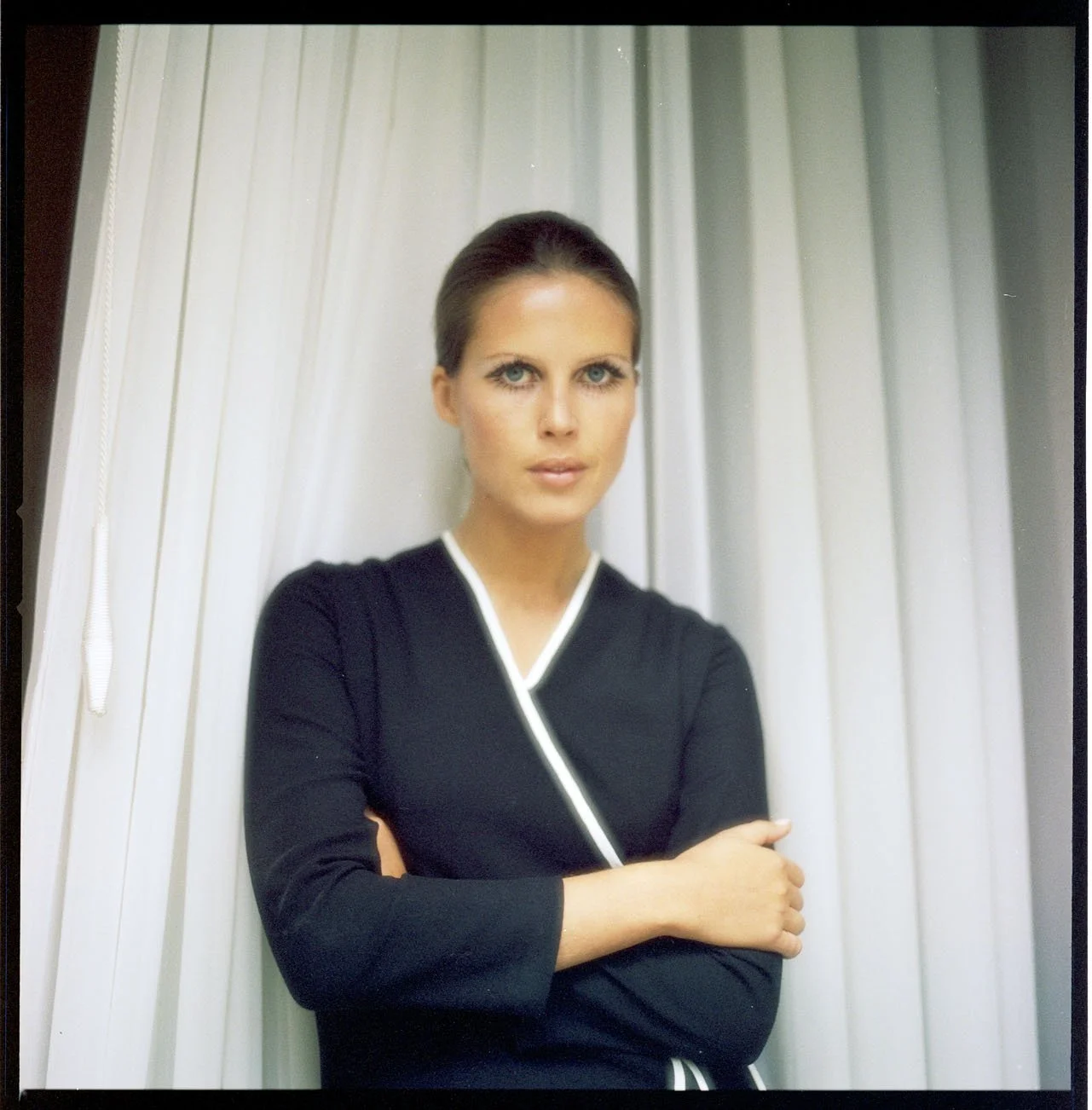 017A_4.BLACK IS BEAUTYFUL-EDITORIAL (ALVILETTE 1968_69)_006_NEGATIV_PA.jpg