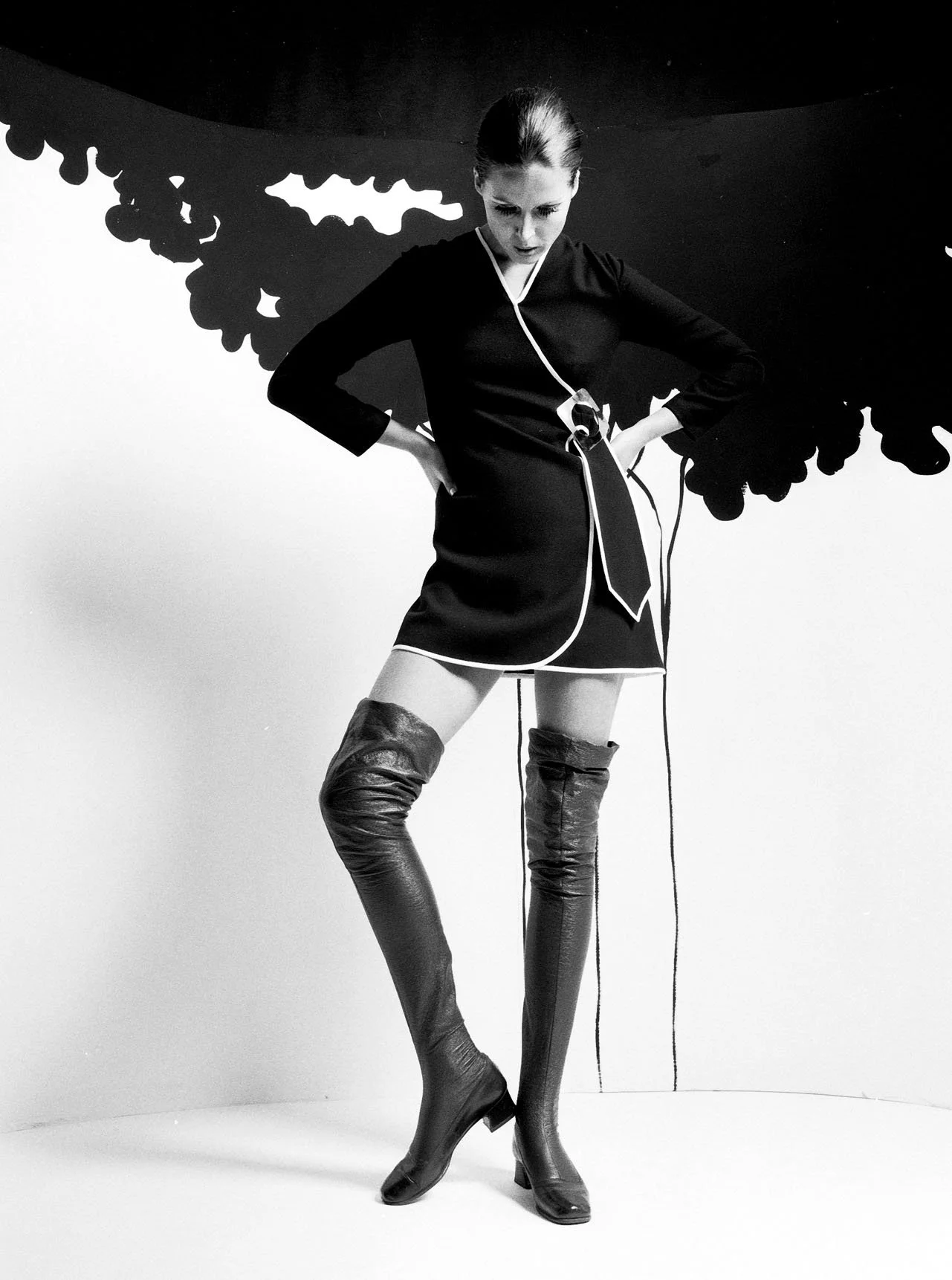 017_4.BLACK IS BEAUTYFUL-EDITORIAL (ALVILETTE 1968_69)_008_NEGATIV_PA.jpg