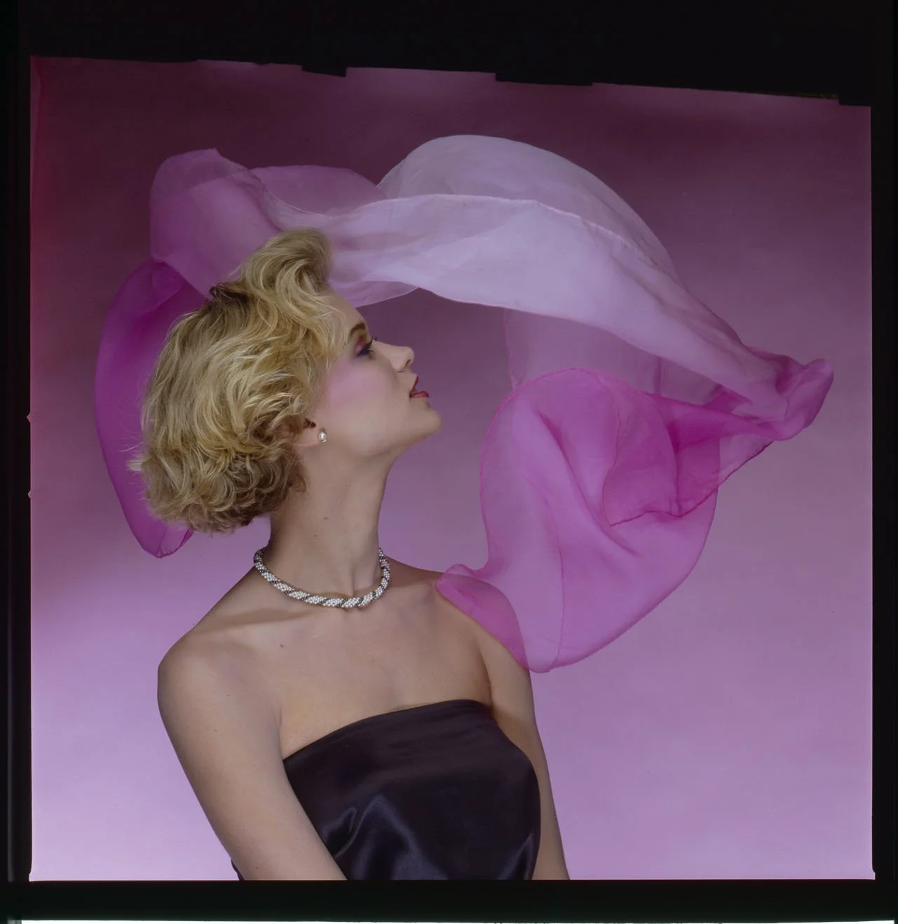 063_26.DIOR JEWELRY_BEAUTY_COSMETICS_DIOR1984_001_PA.jpg