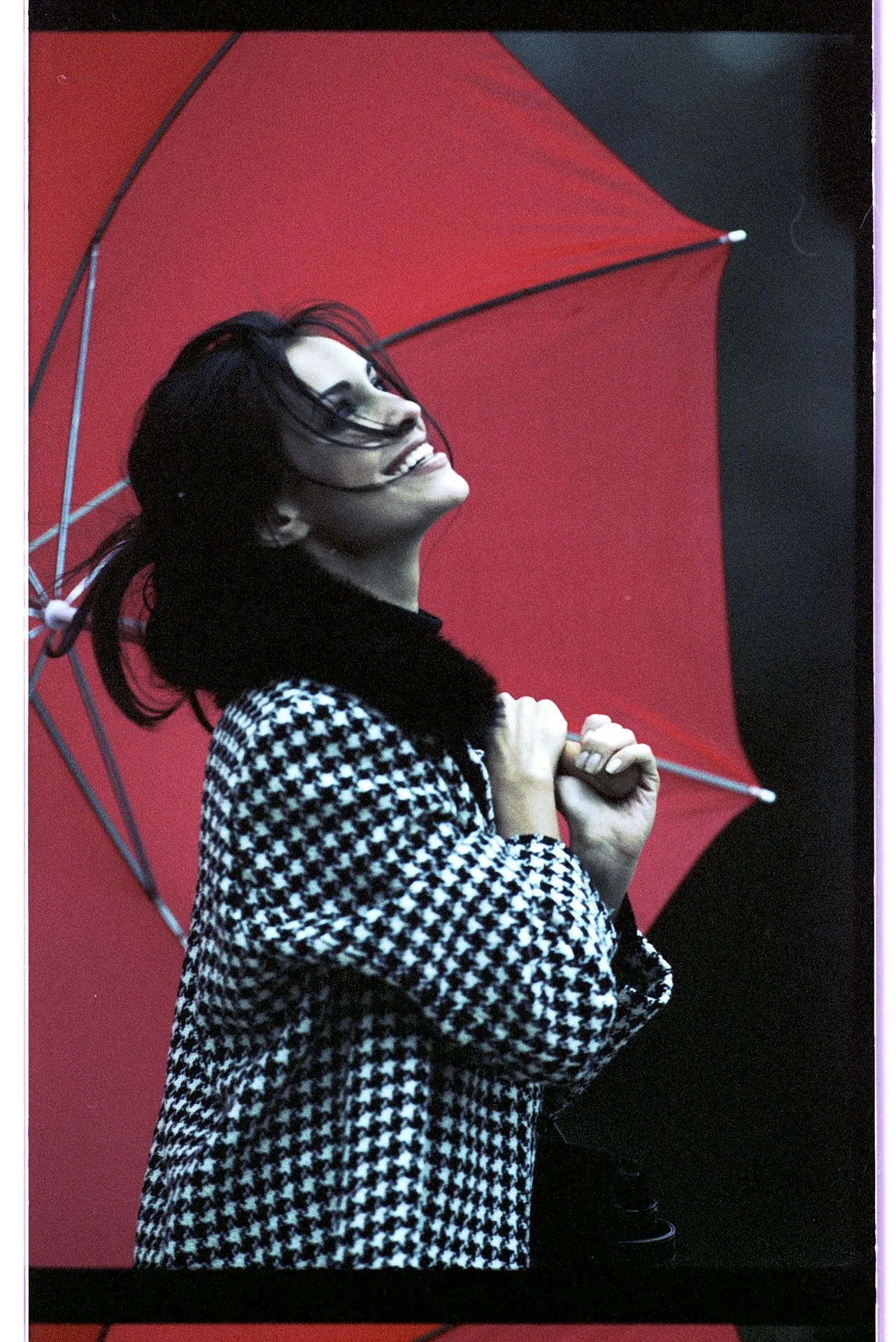 0876A_29.Lifestyle in Fotografie,Video+Internet_BETTY BARCLAY AD-KAMPAGNE  2001_002.tif VELVIA_PA.jpg