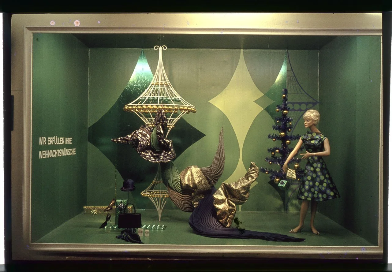 010_35.WINDOW DESIGN_KARSTADT_WEIHNACHTSKAMPAGNE_003_PA.jpg