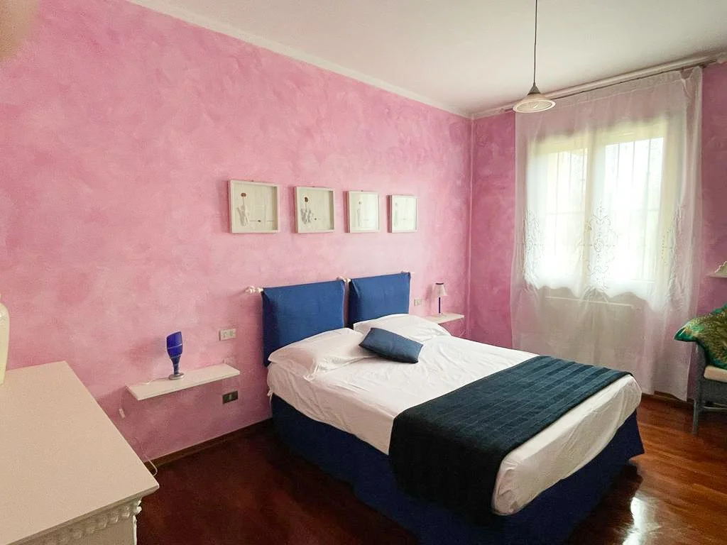 stanza rosa 1.jpg