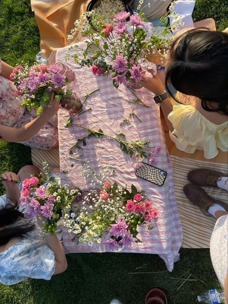 Floral Arrangement Picnic