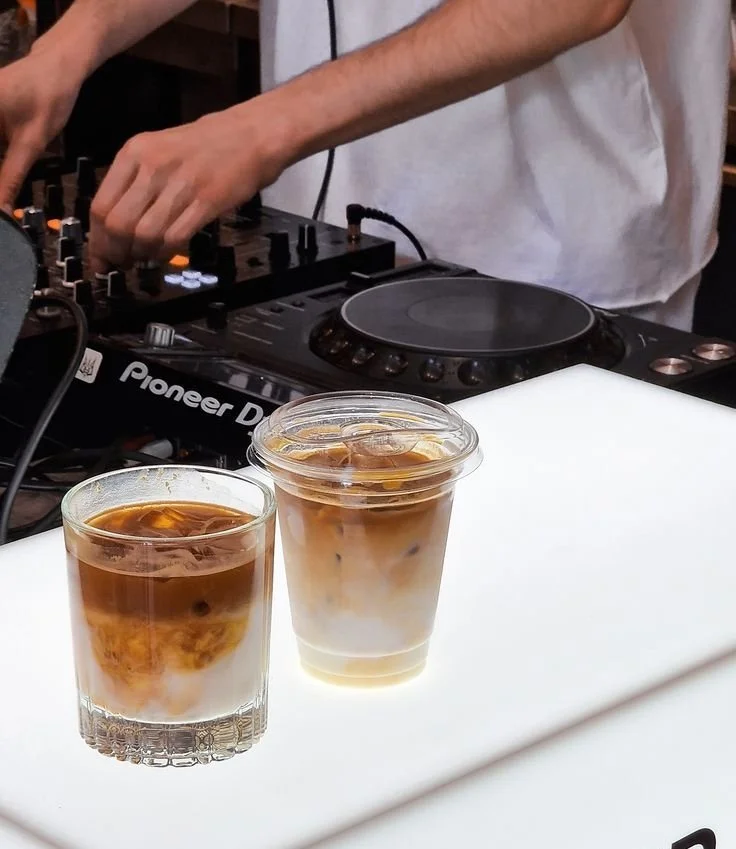 Coffee &amp; Croissant Rave (Live DJ!)