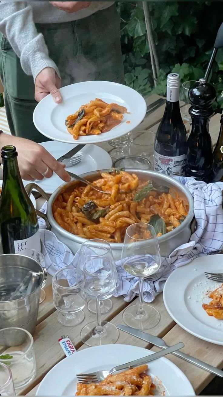Dinner &amp; DJ Sessions