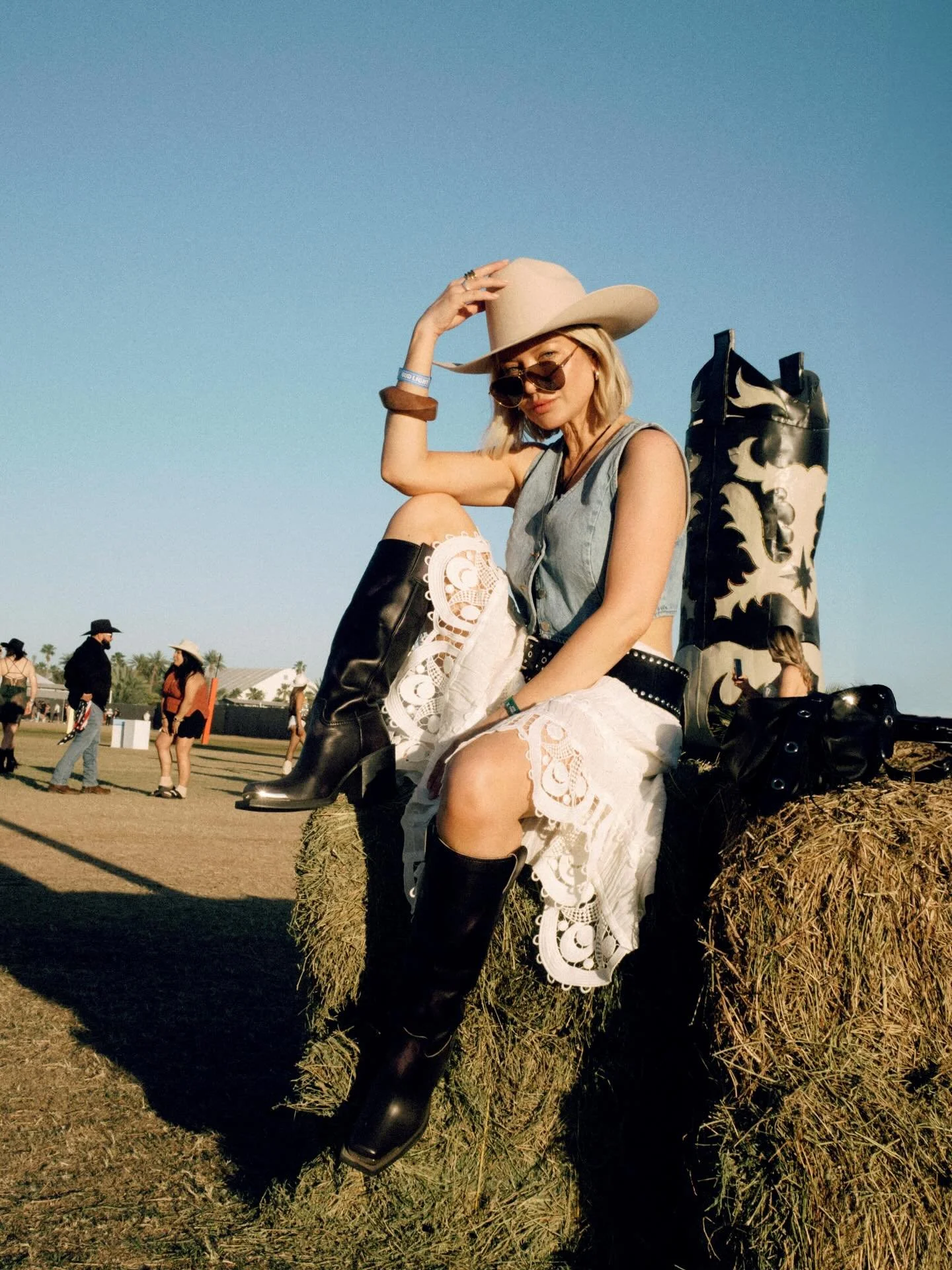 Having severe stagecoach fomo so throwing it back to this festival shoot with @roses_cloud 🤍