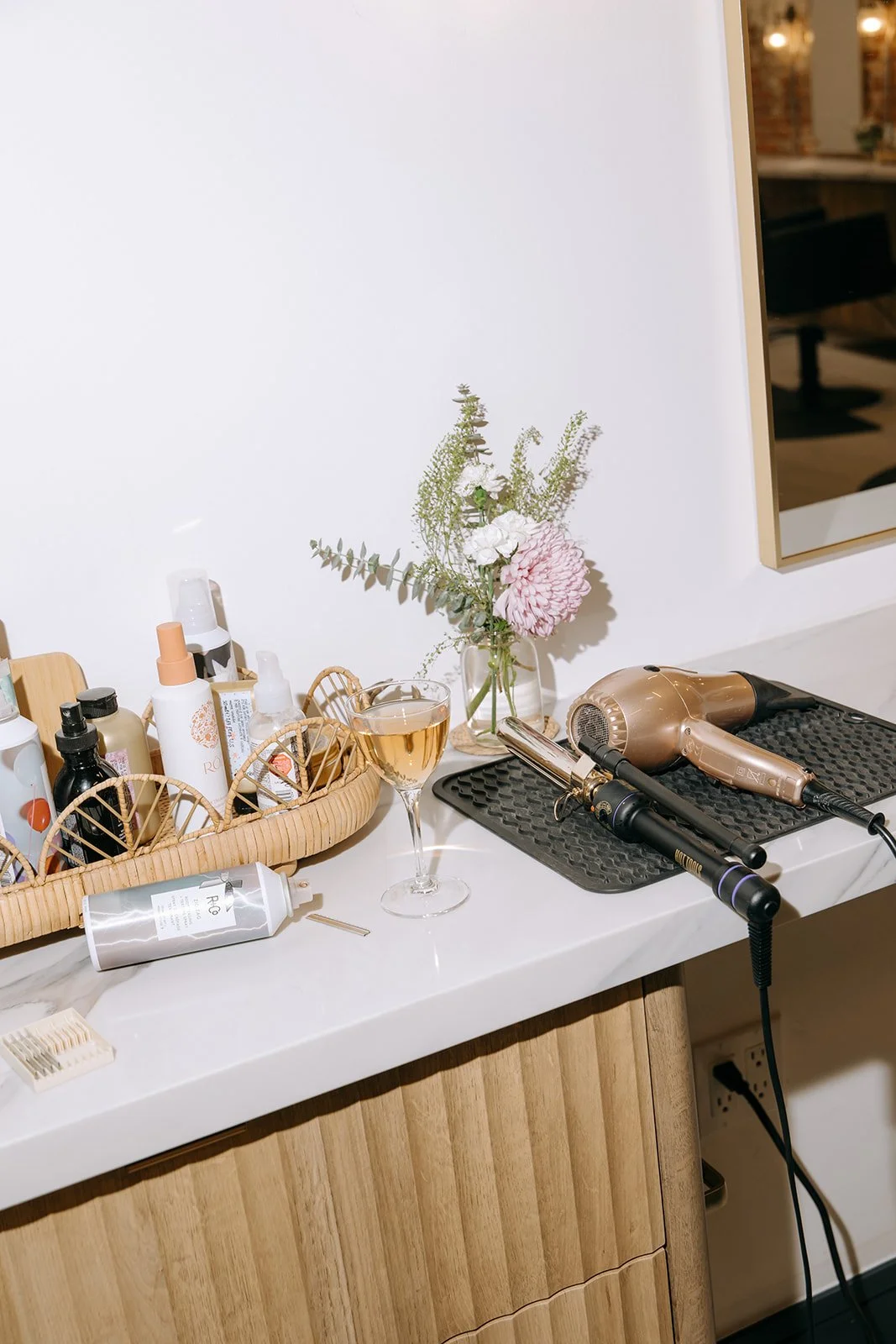 JSP_Onee Salon-152-CT6A2534_websize.jpg