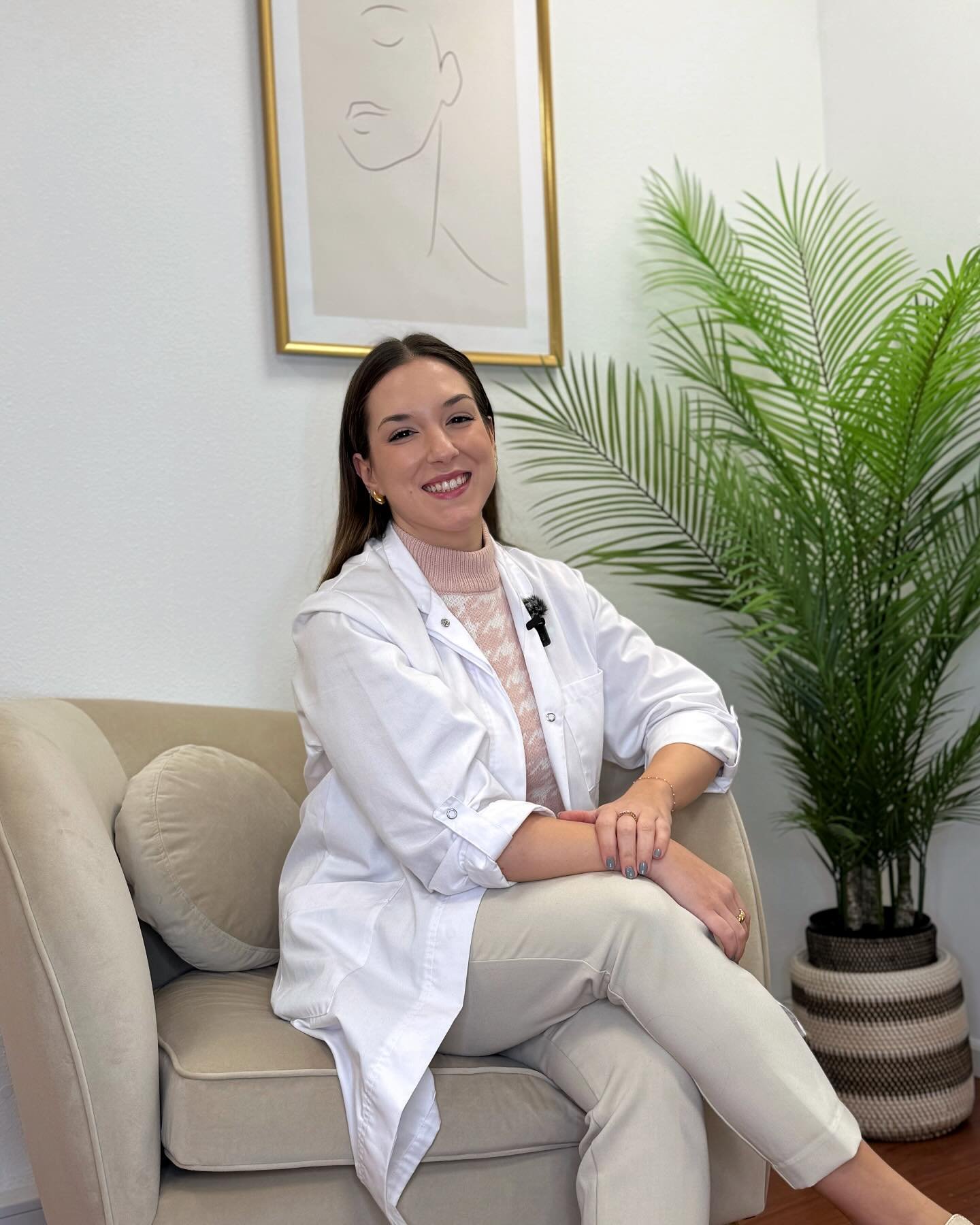 úʟᴛɪᴍᴏ ᴅɪᴀ ᴅᴇ ᴛʀᴀʙᴀʟʜᴏ ᴄᴏɴᴄʟᴜíᴅᴏ! ✨
Agora é hora de parar um bocadinho, descansar e recarregar energias para os próximos meses 🙏🏻
Até já! 💕
𝘋𝘳𝘢. 𝘚𝘰𝘧𝘪𝘢 𝘗𝘦𝘳𝘦𝘪𝘳𝘢 𝘈𝘭𝘷𝘦𝘴