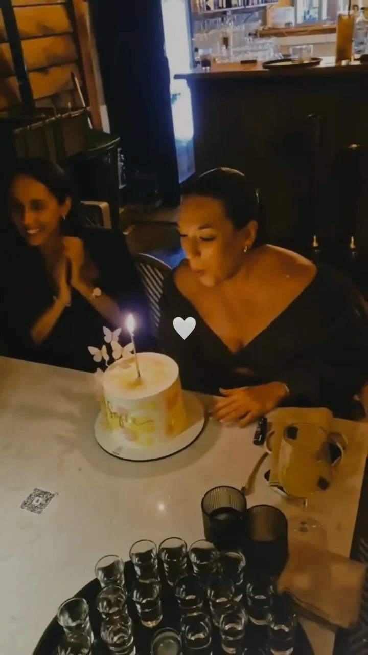 Quem me conhece sabe que eu adoro fazer anos e celebrar este dia com os meus! ❤️
𝟯𝟭.𝟬𝟴 foi um dia muiiiiito feliz, em que aproveitei cada segundo ao máximo com aqueles que mais amo ✨
E, como registamos tantos bons momentos , 𝘯ã?