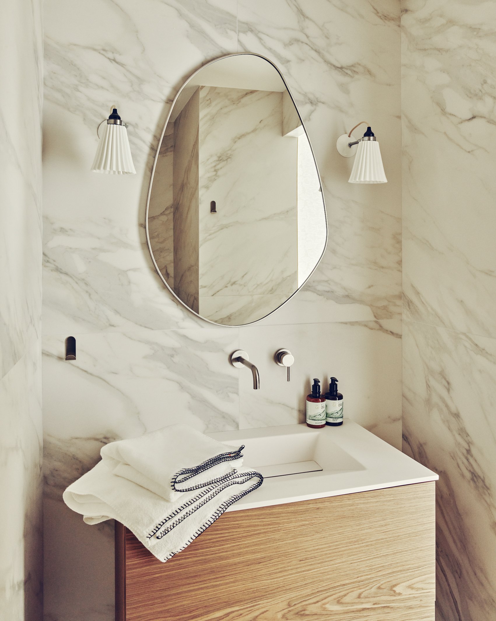 ANGEL VICTOR HUGO63342.jpg