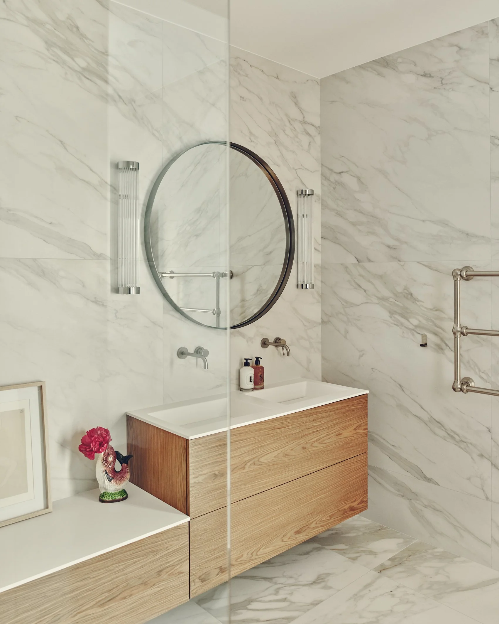 ANGEL VICTOR HUGO63355.jpg