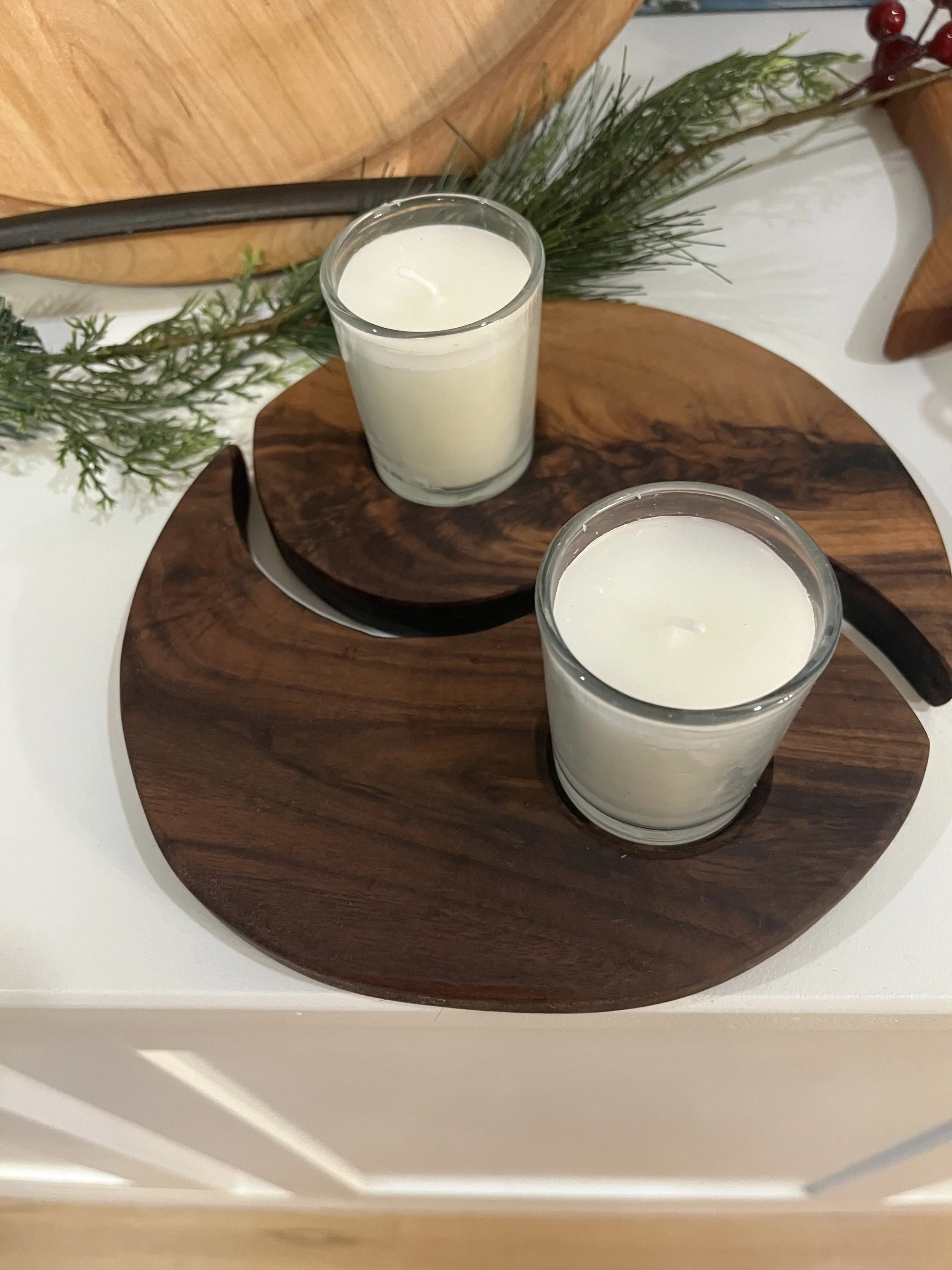 Yin Yang candle holder with candles