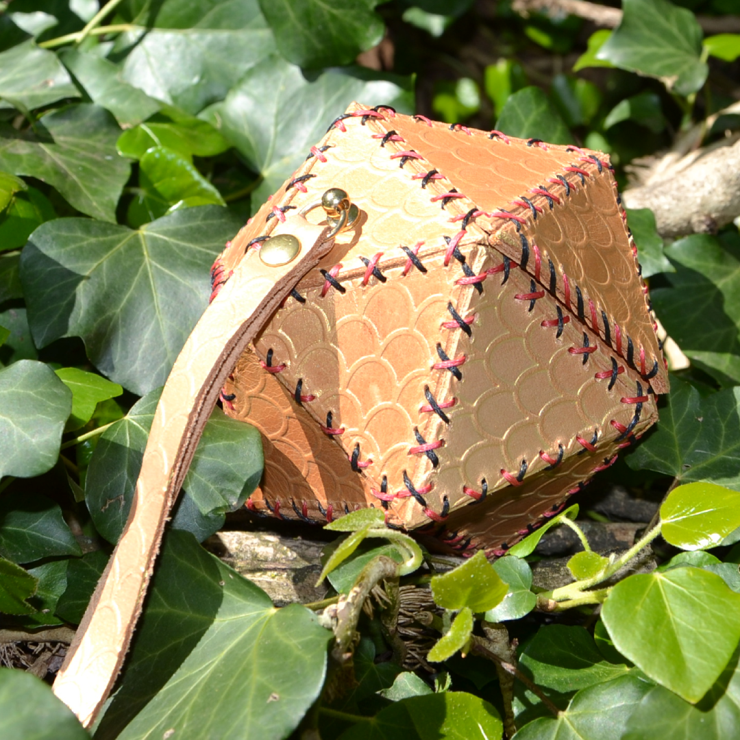Gold dragon dice bag 2.png
