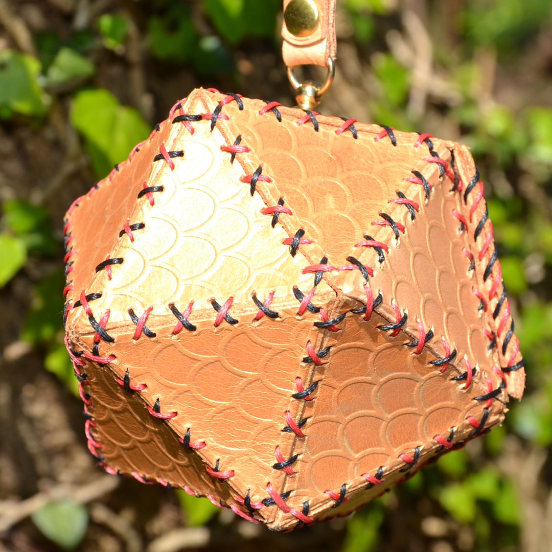 Gold dragon dice bag 3.png