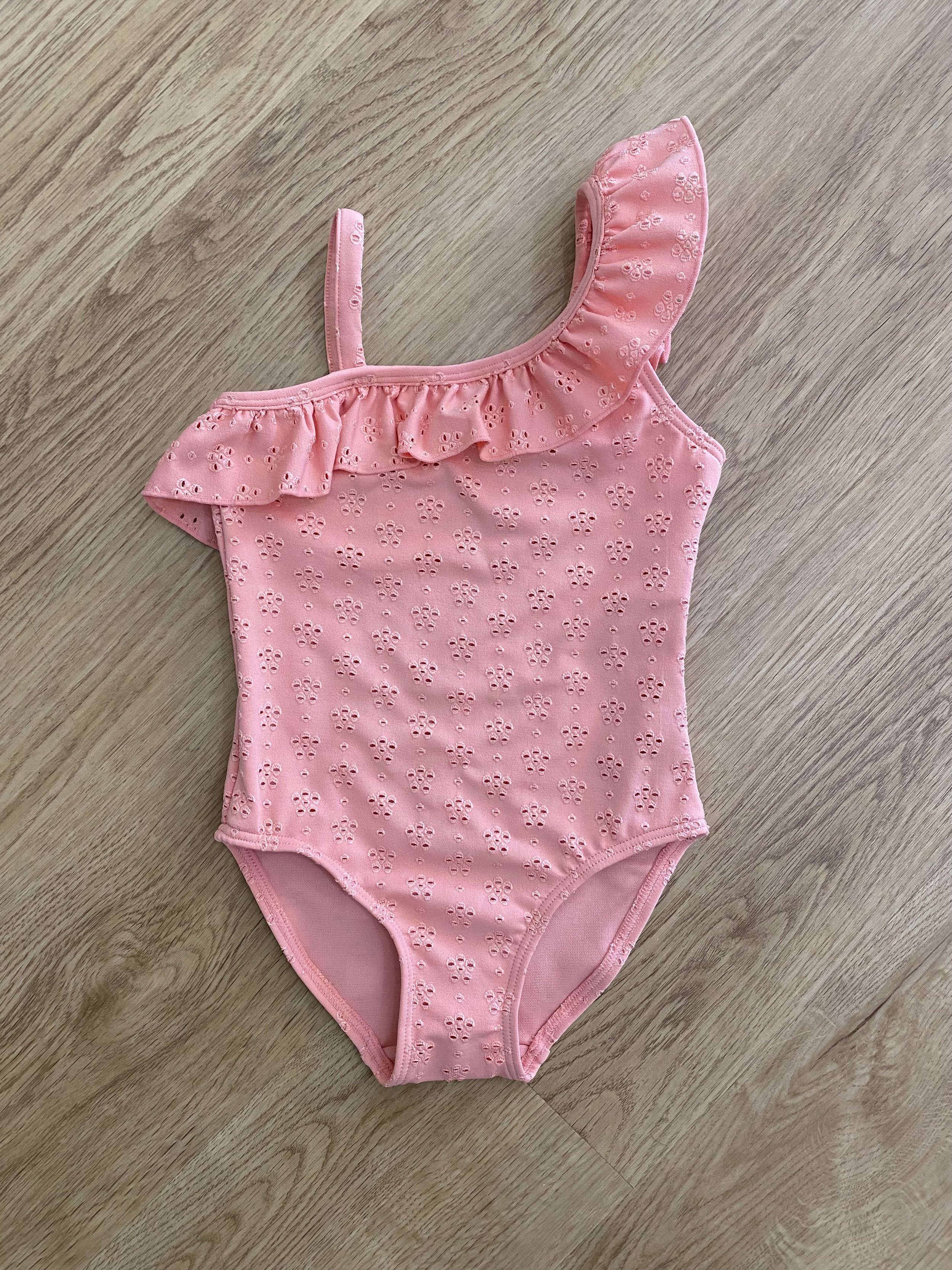 Costume intero effetto sangallo