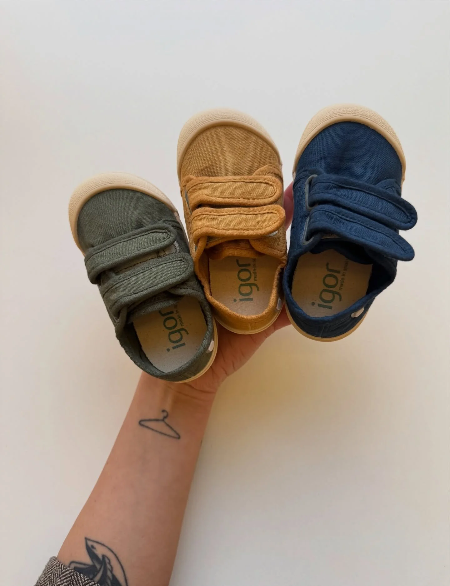 Sono arrivateeeeeee! 👟🌈 
Corri a provarle in store e scegli il tuo colore preferito.

Io sono team occhielli, mi ricordano tantissimo le scarpe che portavo da piccola 🥹 e voi?

Calzature bambino 
Nuova collezione
Primavera

#springcollection #kids