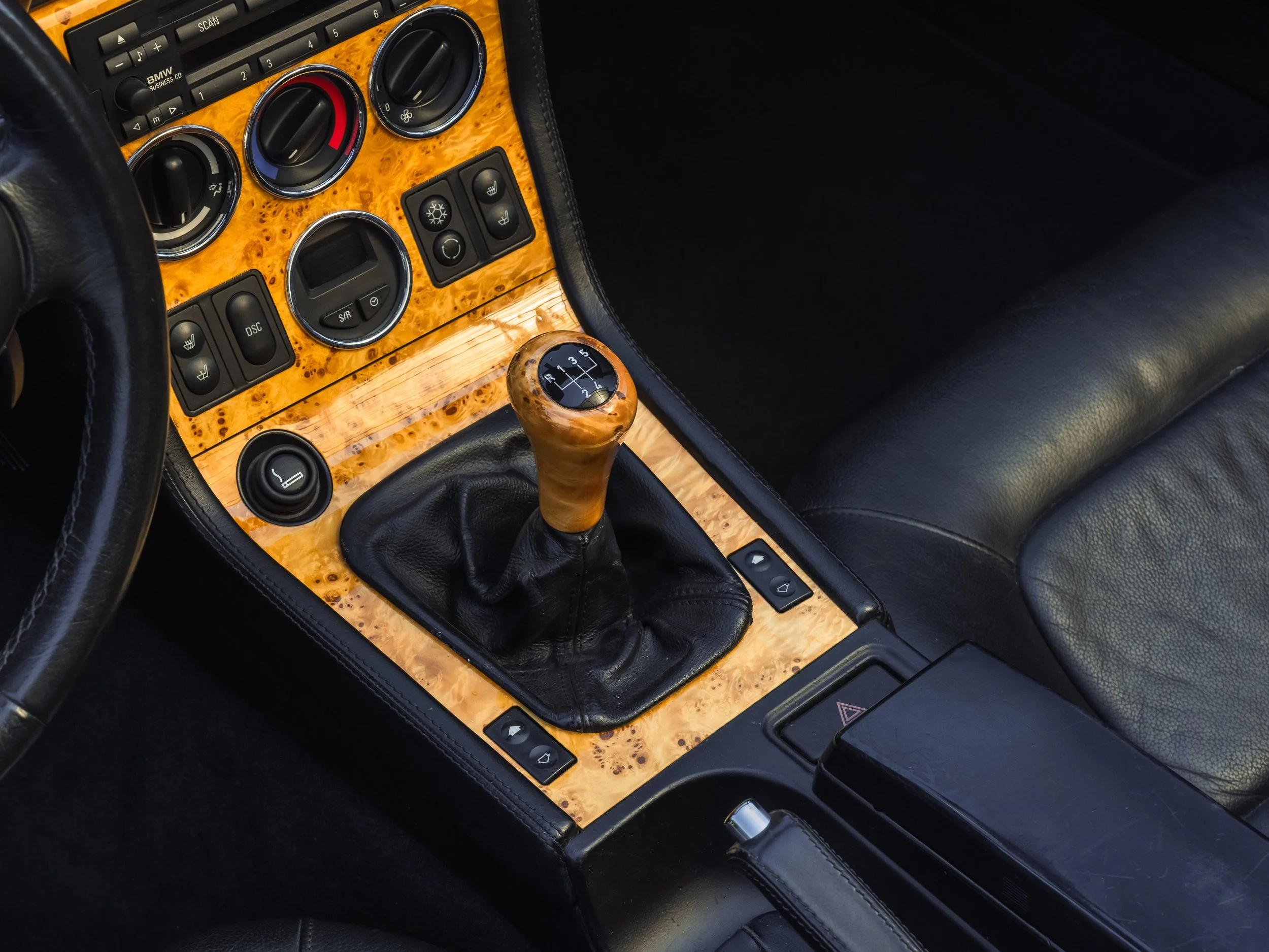 AT-03140.jpg